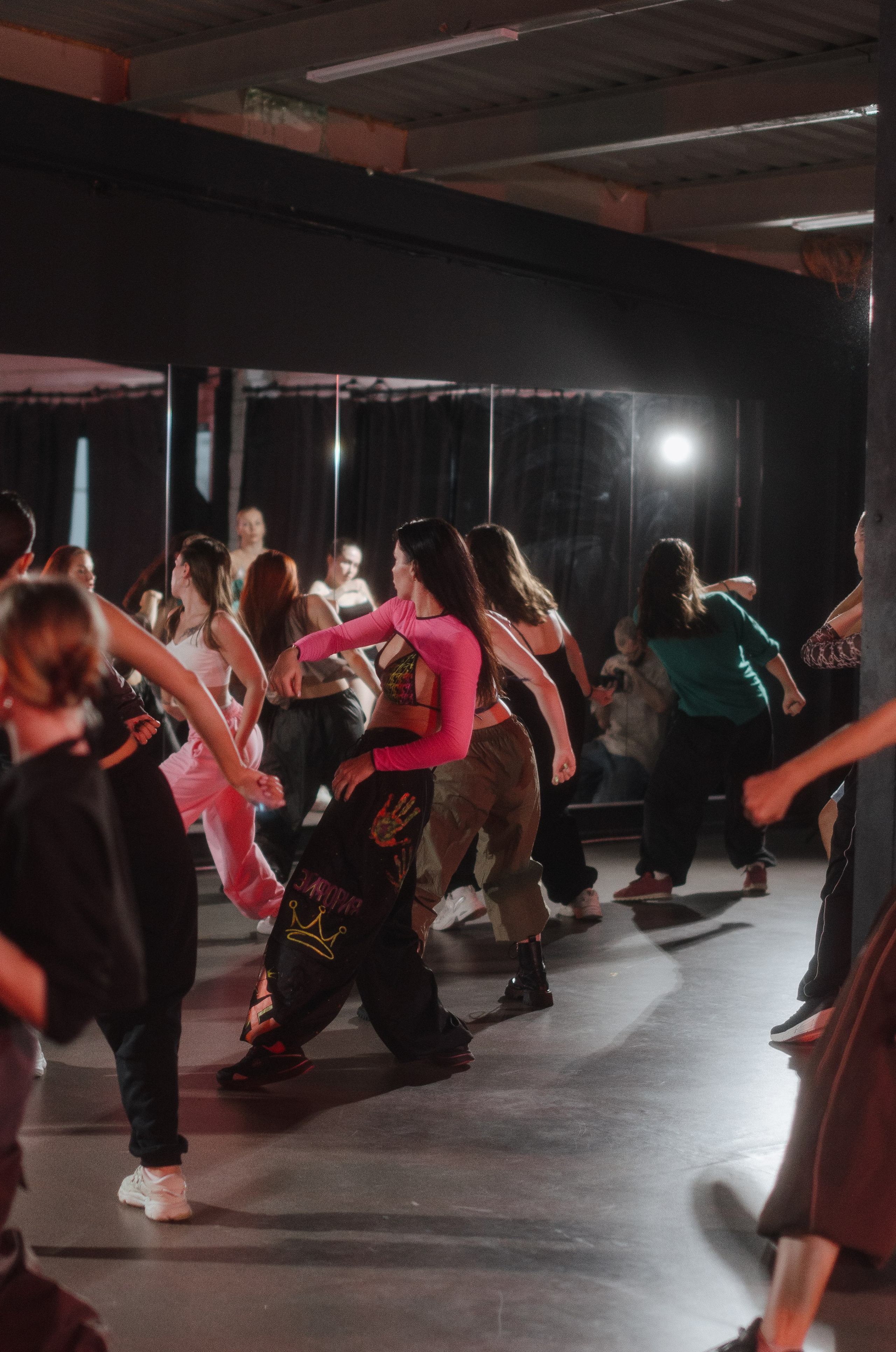 Мастер-классы по High Heels/Girly hip-hop от Оксаны ATTA. Денисова Аля — фотограф для парных съемок и индивидуальных историй в Барнауле