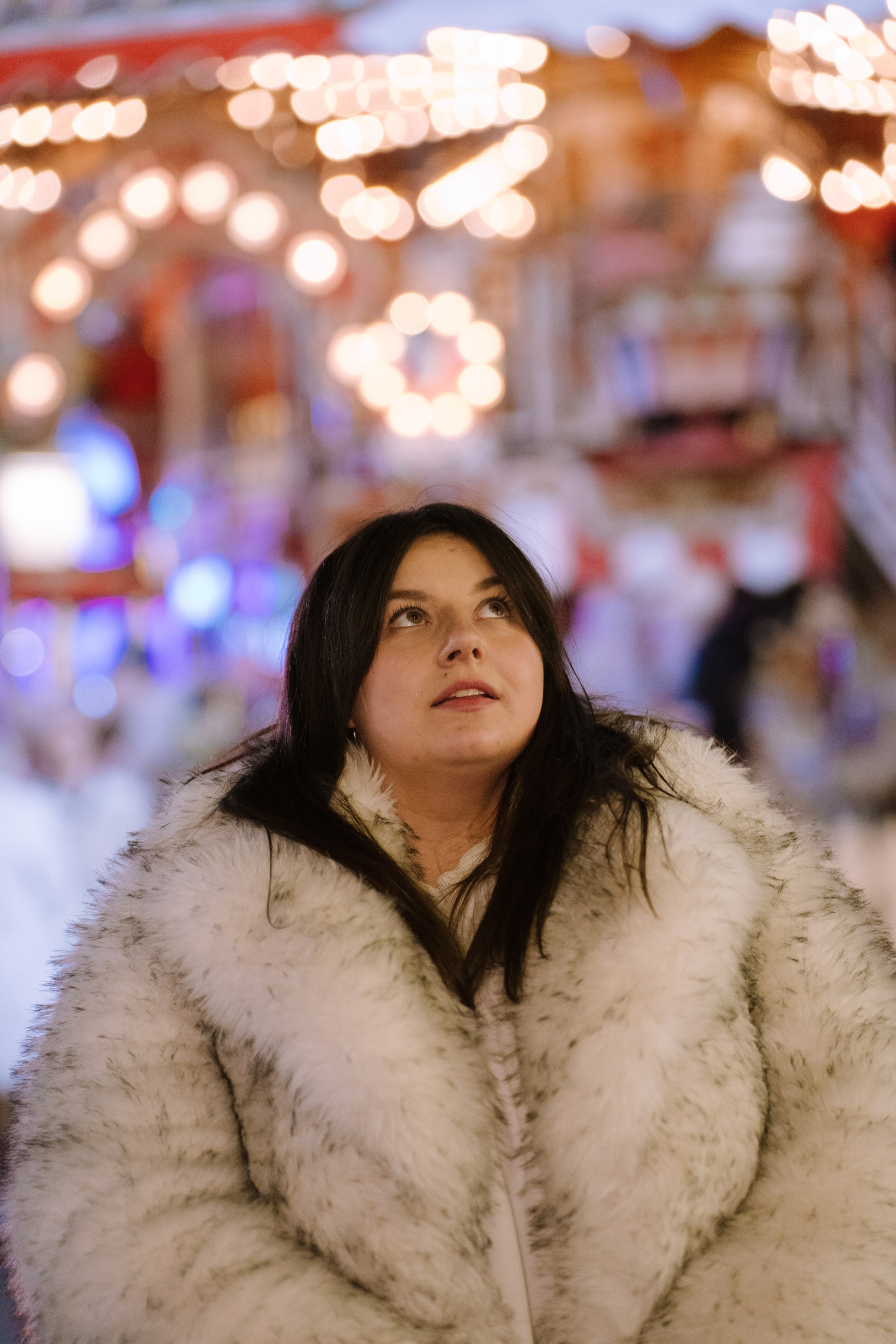 ПРОГУЛКА НА МАНЕЖНОЙ ПЛОЩАДИ ДЛЯ ДЕВУШКИ ПЕРЕД НОВЫМ ГОДОМ (НОВОГОДНЯЯ ФОТОСЕССИИЯ НА МАНЕЖНОЙ ПЛОЩАДИ). Профессиональный фотограф, Санкт-Петербург — Виктория Богомолова