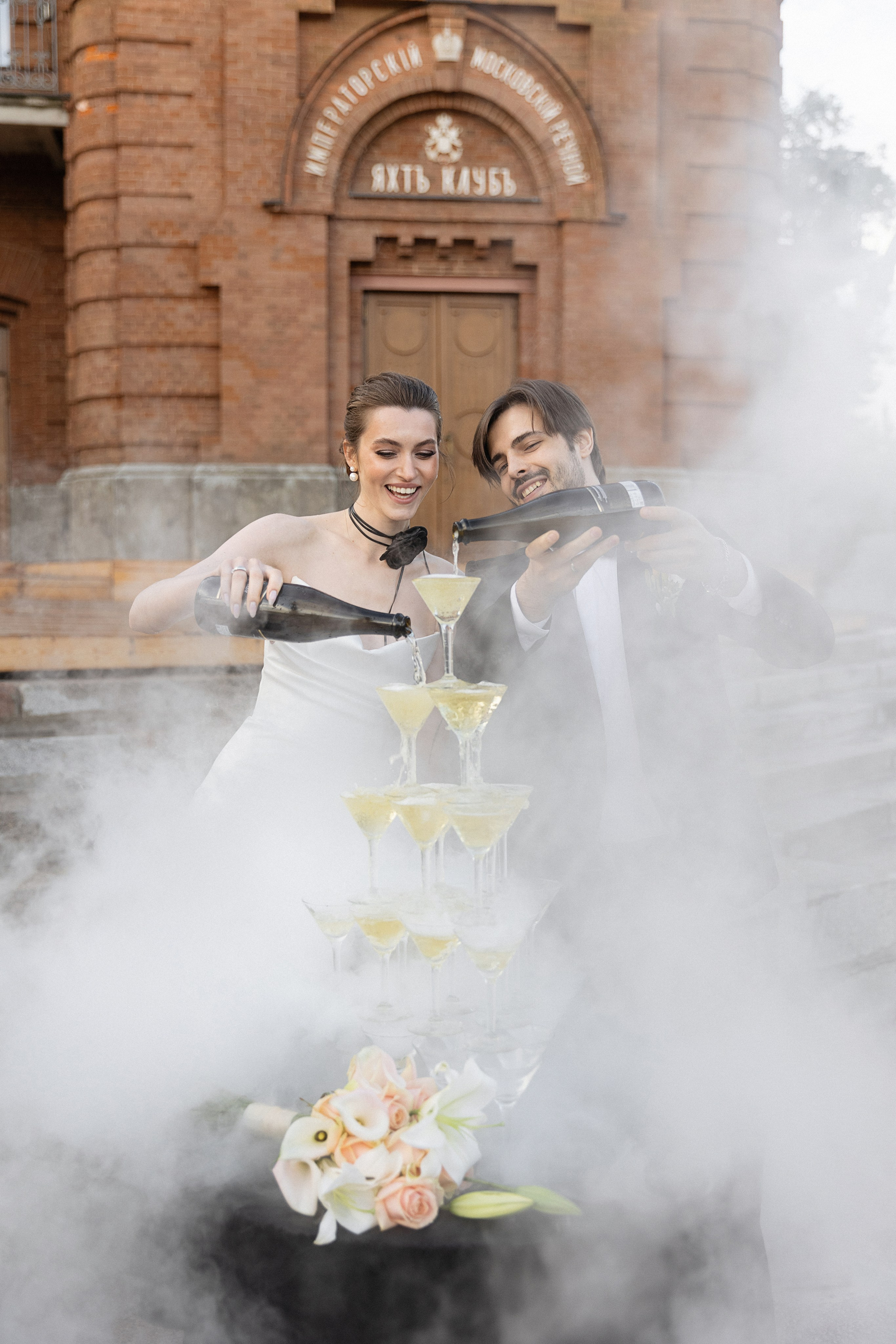 Брызги шампанского. Свадебный фотограф в Москве Полина Лелетко