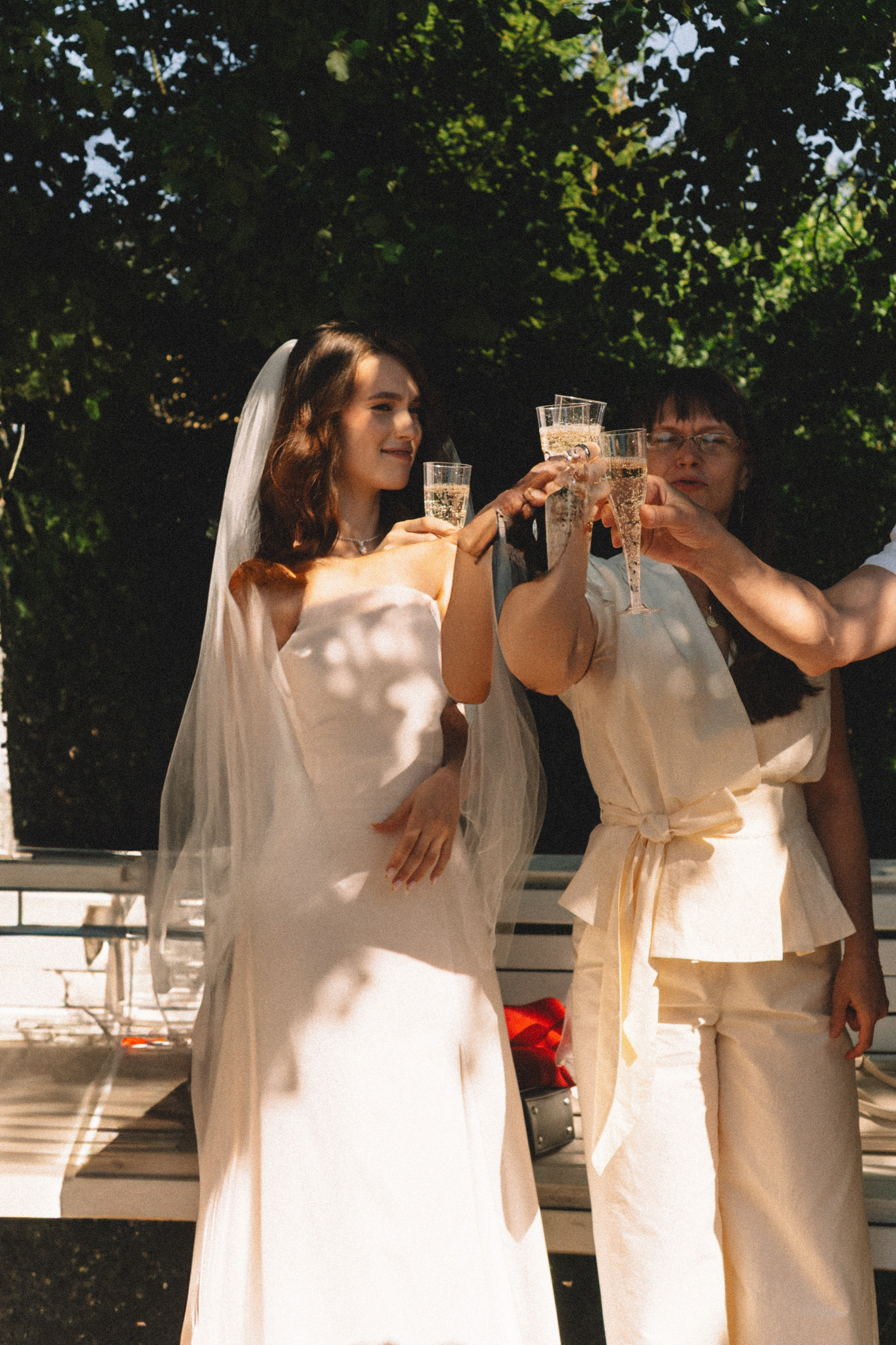 СВАДЕБНАЯ СЬЕМКА В ПЕТЕРГОФЕ И СЬЕМКА РЕПОРТАЖА В ЗАГСЕ ПЕТЕРГОФА. Профессиональный фотограф, Санкт-Петербург — Виктория Богомолова