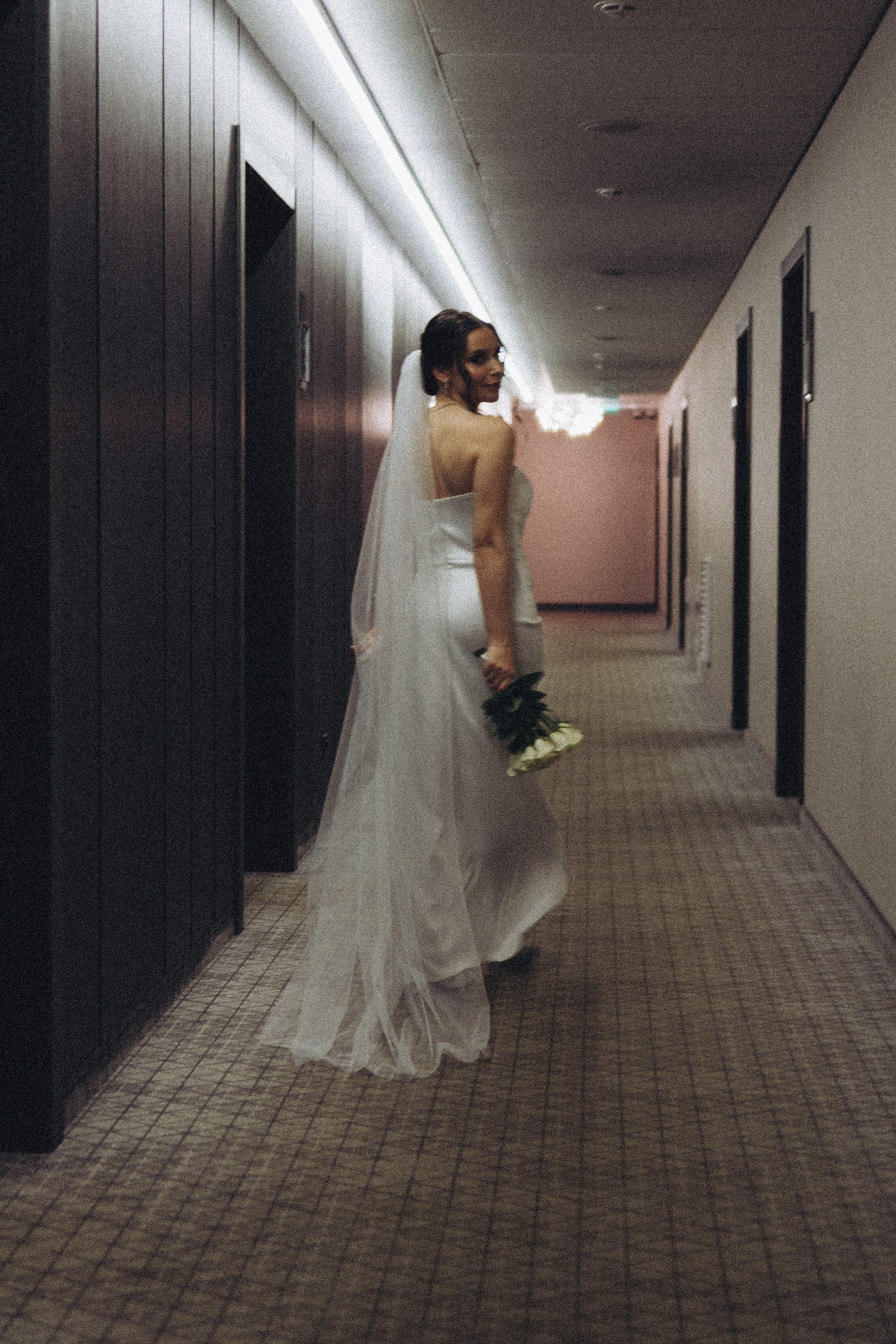 СВАДЕБНАЯ СЬЕМКА СБОРОВ ЖЕНИХА И НЕВЕСТЫ В ОТЕЛЕ И ТАКЖЕ ФОТОСЕССИИЯ В ОТЕЛЕЕ МЕГАПОЛИС БРЯНСК. Профессиональный фотограф, Санкт-Петербург — Виктория Богомолова