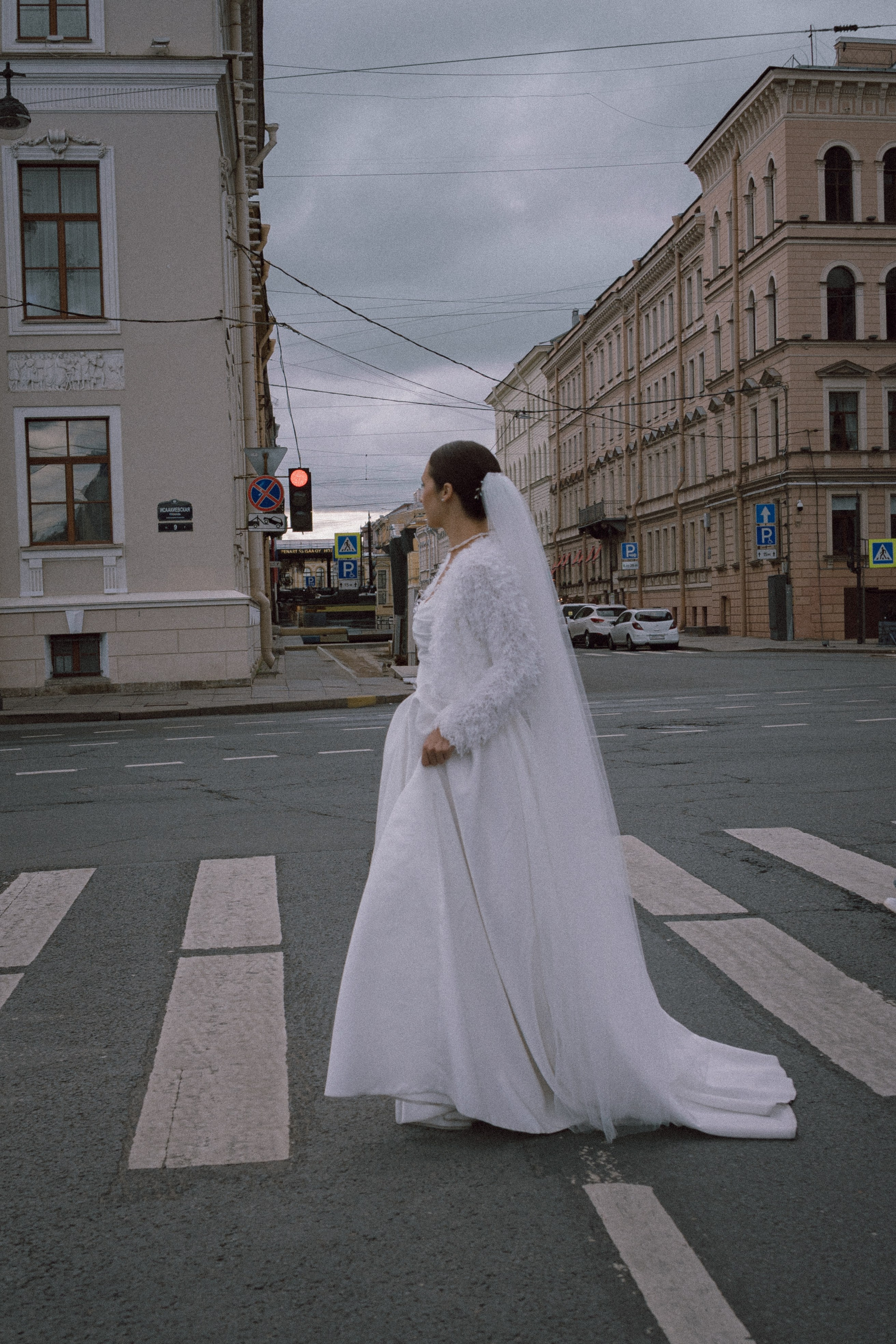 СВАДЕБНАЯ ПРОГУЛКА В САНТК-ПЕТЕРБУРГЕ (ИСАКИЕВСКИЙ СОБОР, ЗИМНЯЯ КАНАВКА, ЭРМИТАЖ И БОЛЬШАЯ МОРСКАЯ УЛИЦА). Профессиональный фотограф, Санкт-Петербург — Виктория Богомолова