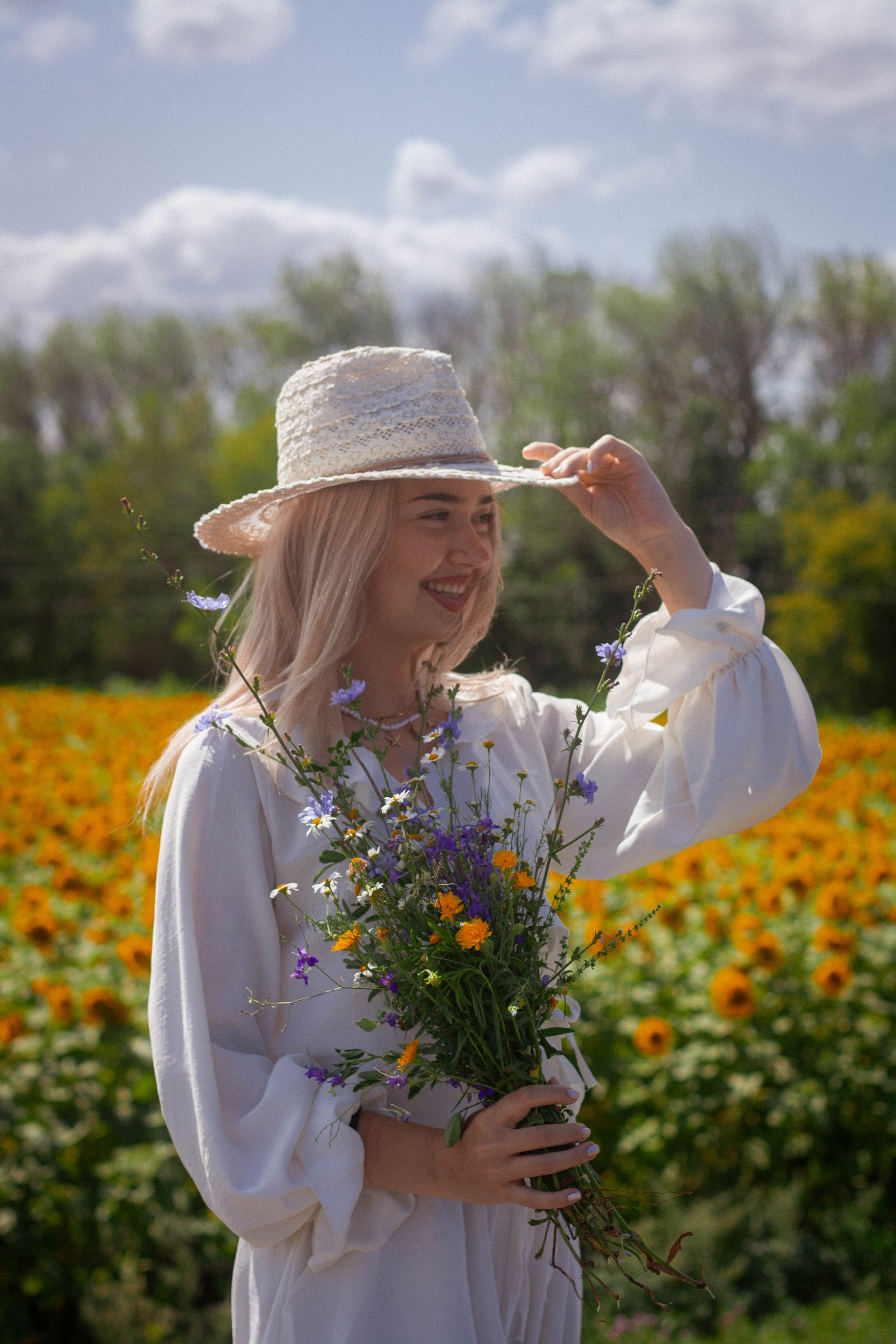 Настроение: уйти в поле с подсолнухами. Портретный фотограф в Саратове