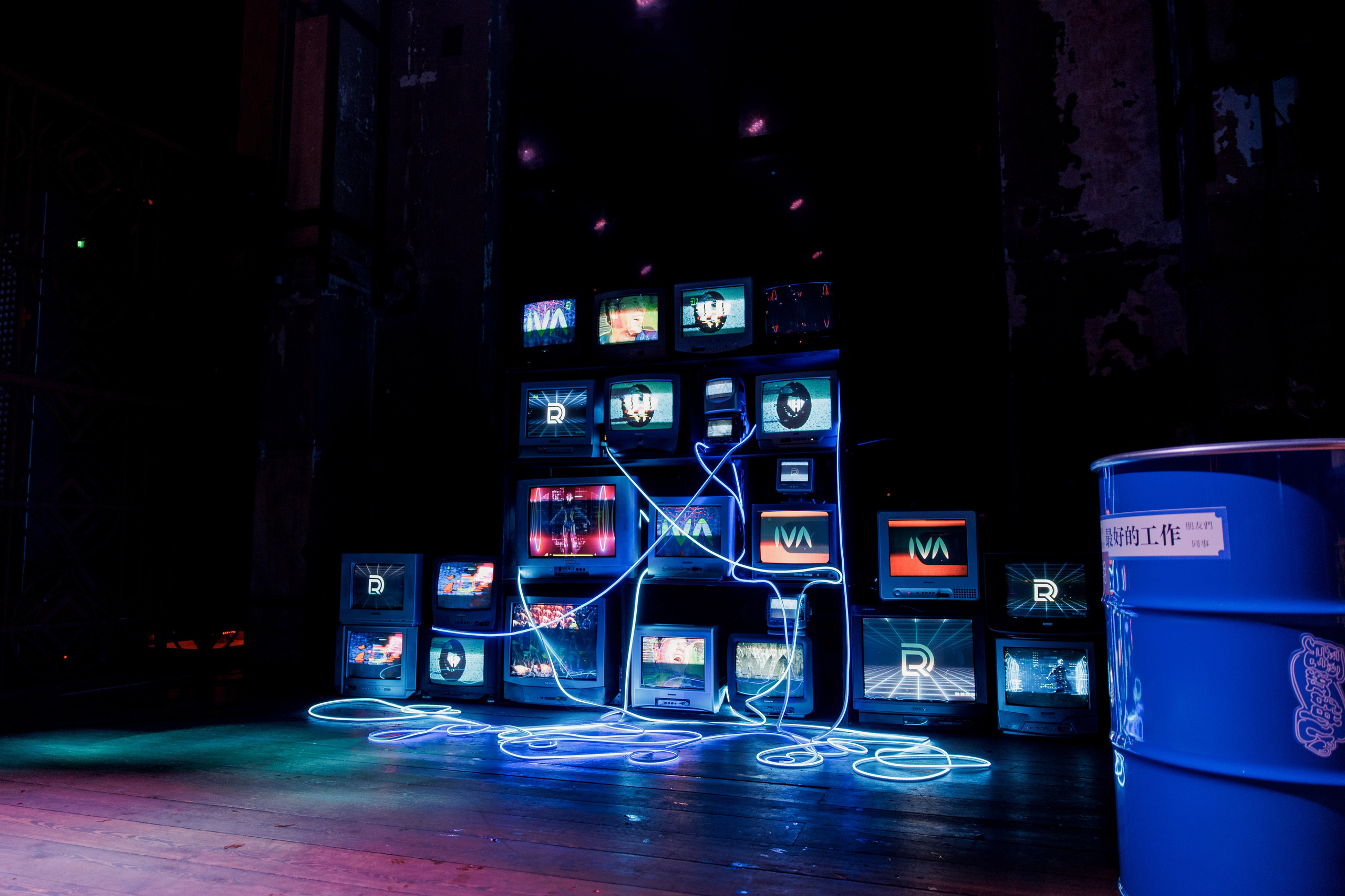 Hitech / Мутабор «Дельфин». Свадебный и семейный фотограф