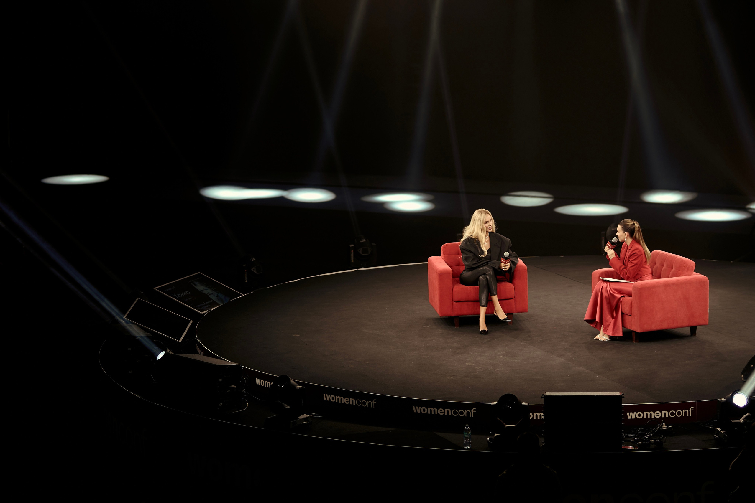 Womenconf. Фотограф Москва и Екатеринбург. Максимова Соня