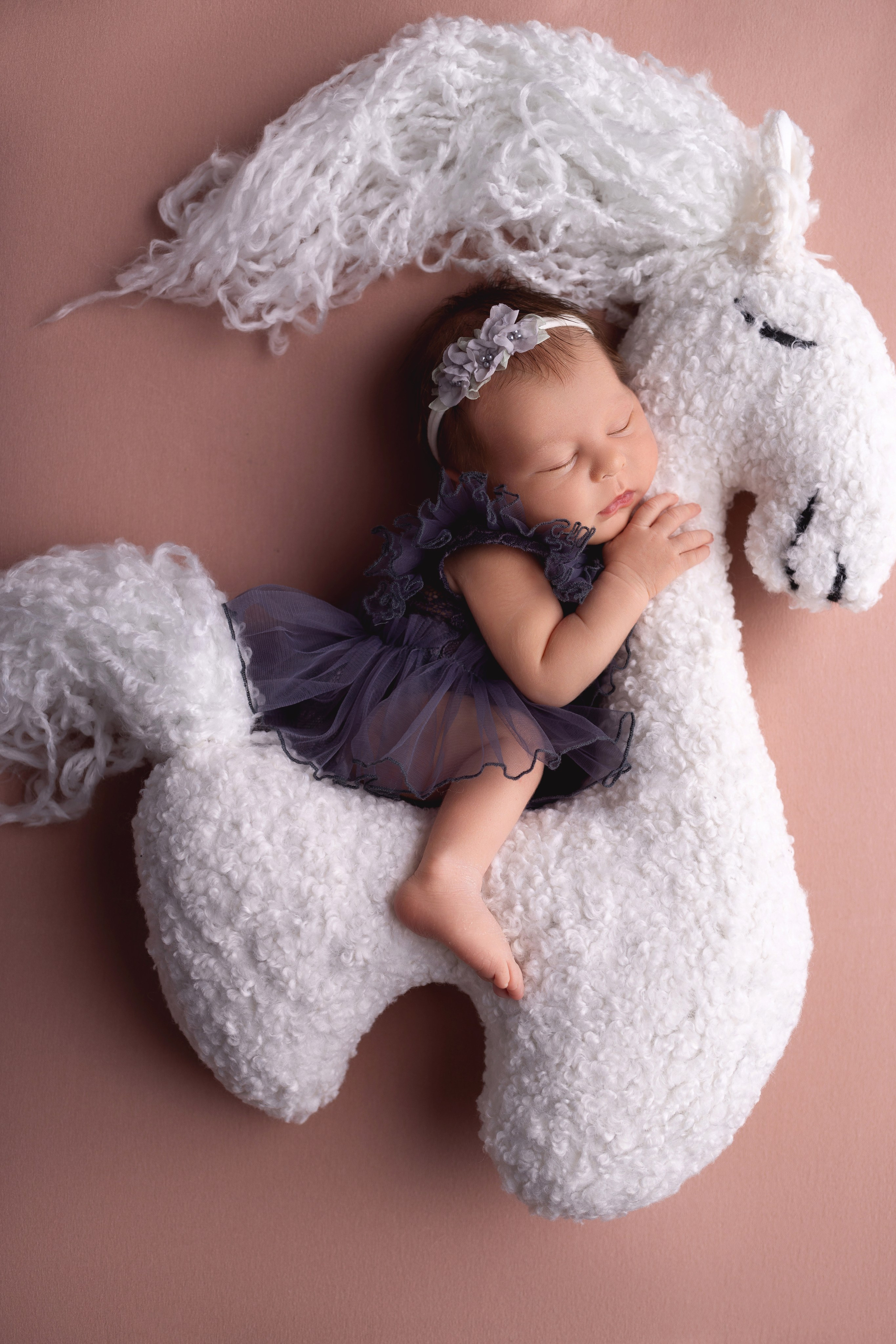 Классическая фотосессия малыша. Фотограф новорожденных малышей в Омске и Омской области Эльвира Камаева