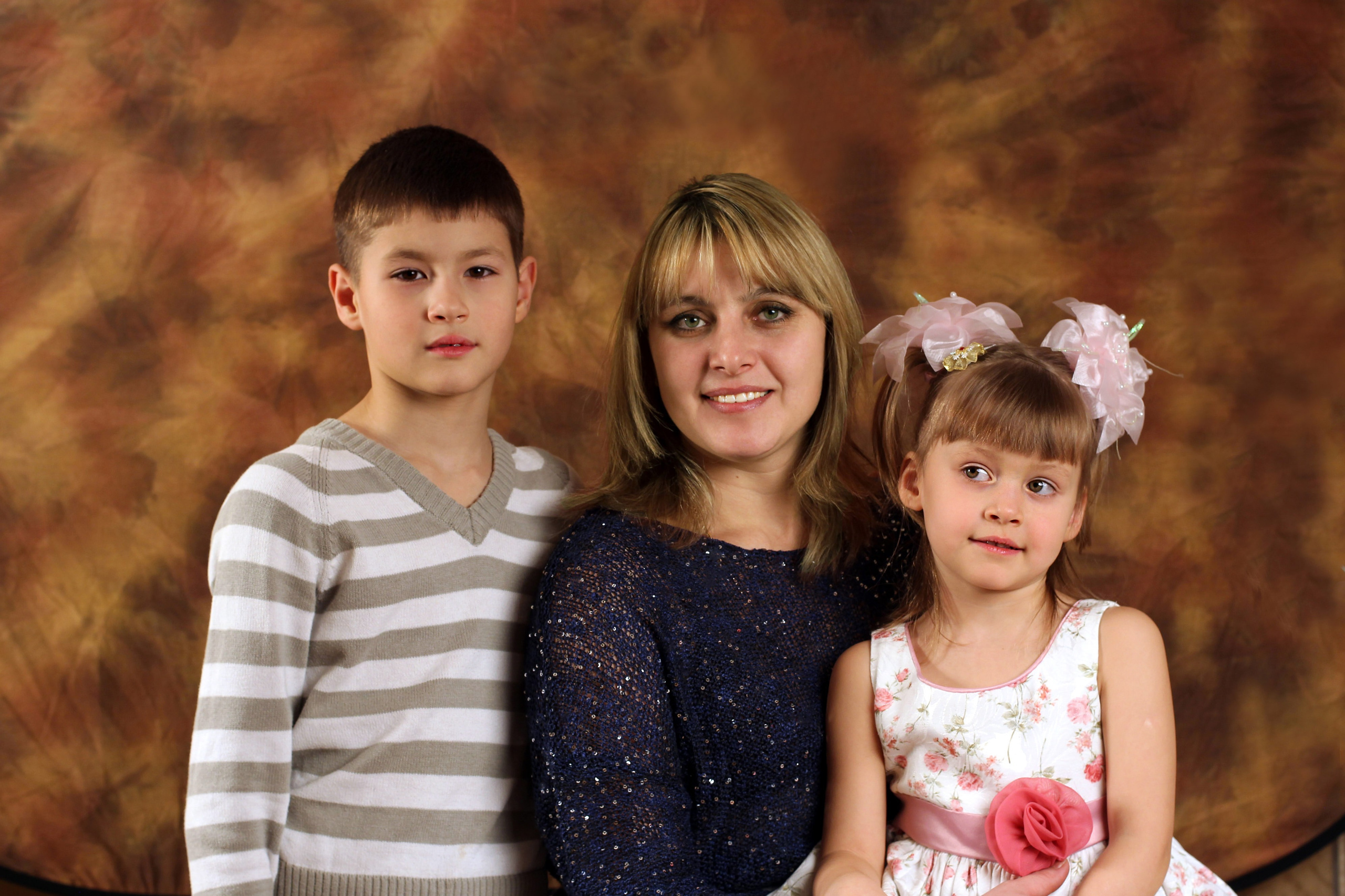 Семейный портрет "Материнская ценность" - Виталий Дени