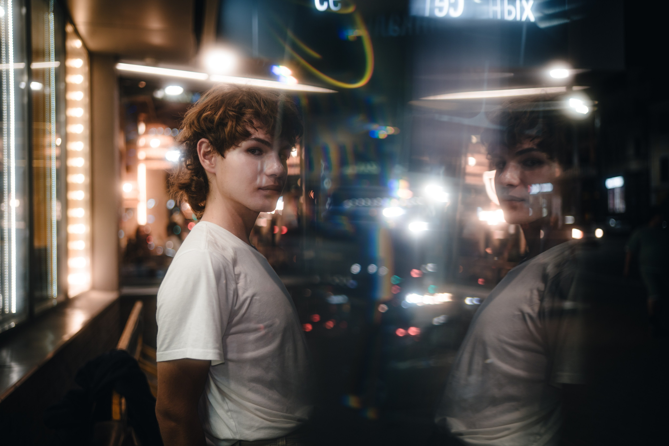 Глеб / EXTRA UNCONTROLLED BOKEH & Refraction of the Showcase. Felixtones