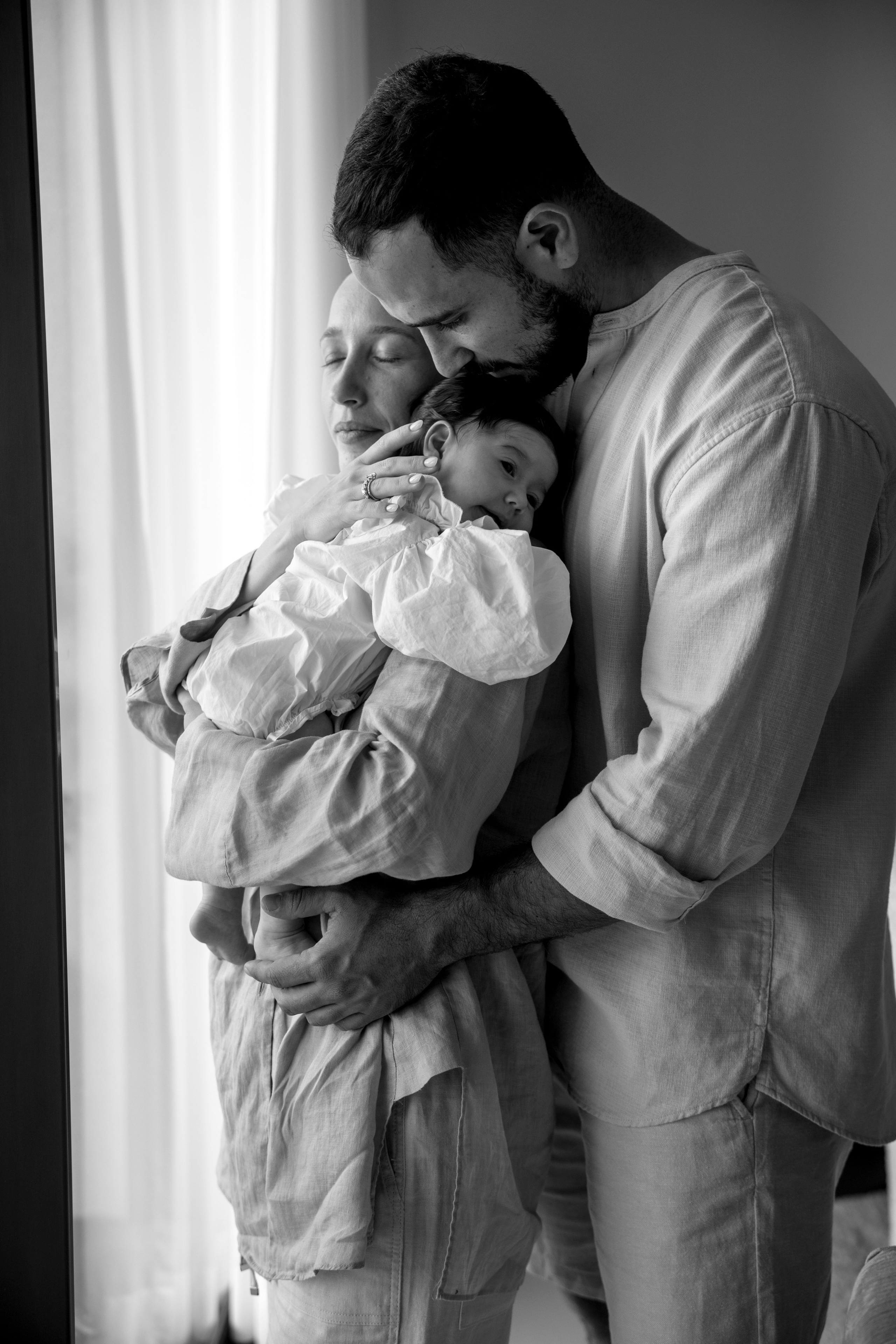 New born family photoshoot at home. Wedding and family photographer