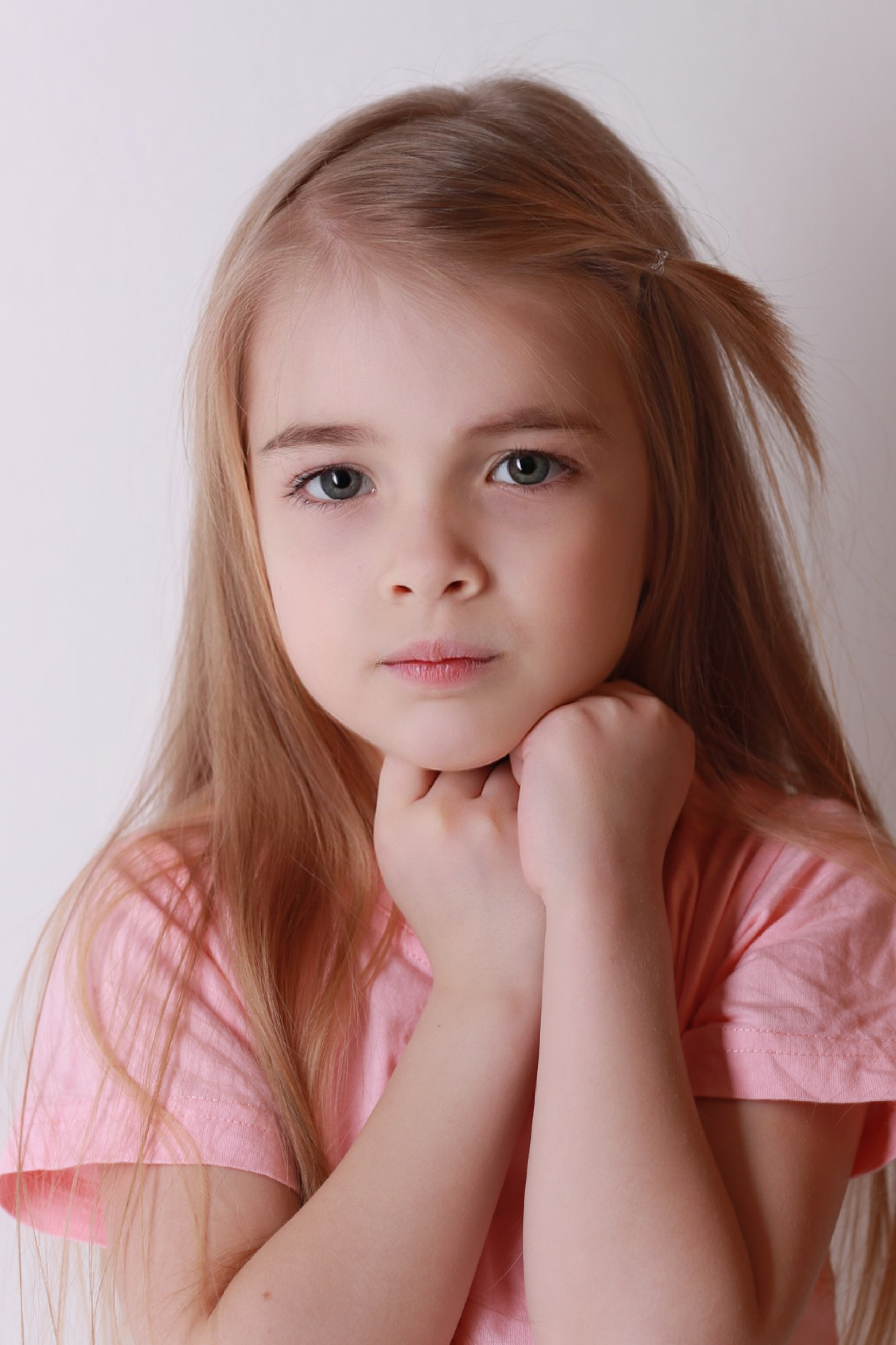 Юная актриса Верона Зверева. Портфолио актрисы. Профессиональный фотограф Алена Александрова