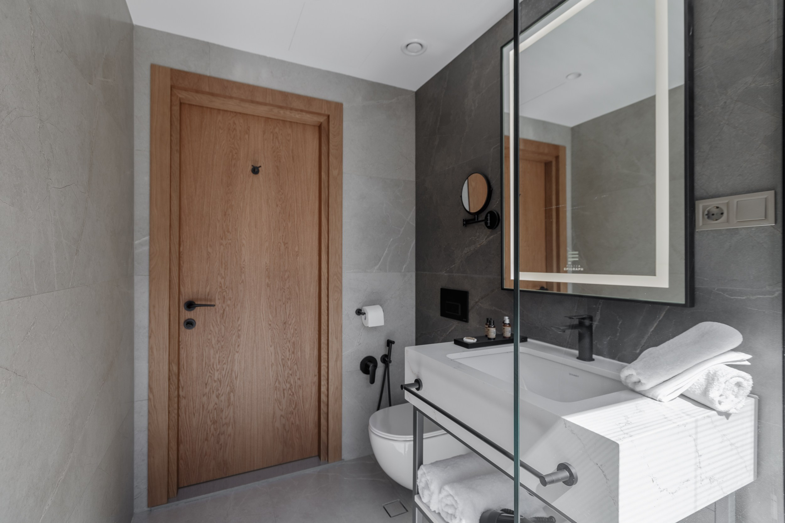 HOTEL PIAZZA EPIGRAPH (BATUMI). Режиссёр, клипмейкер, фотограф — Андрей Охота