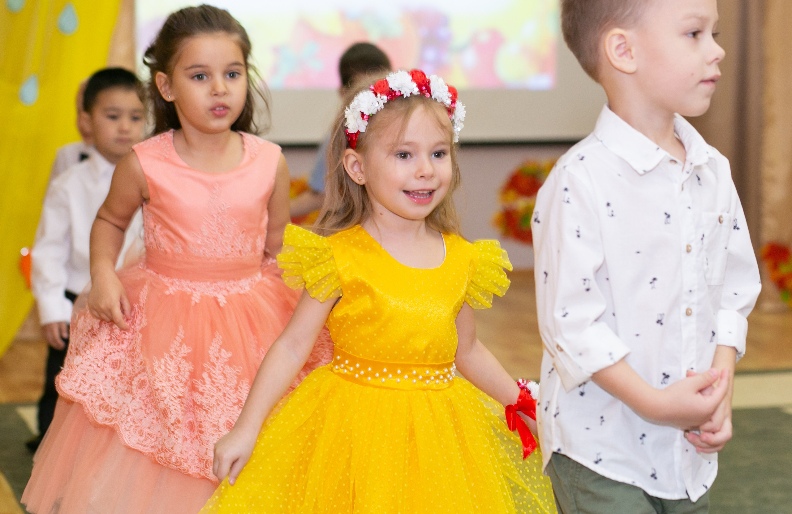 Выпускные и Утренники. Фотограф новорожденных и семейный фотограф НСО г. Бердск Марина Львова