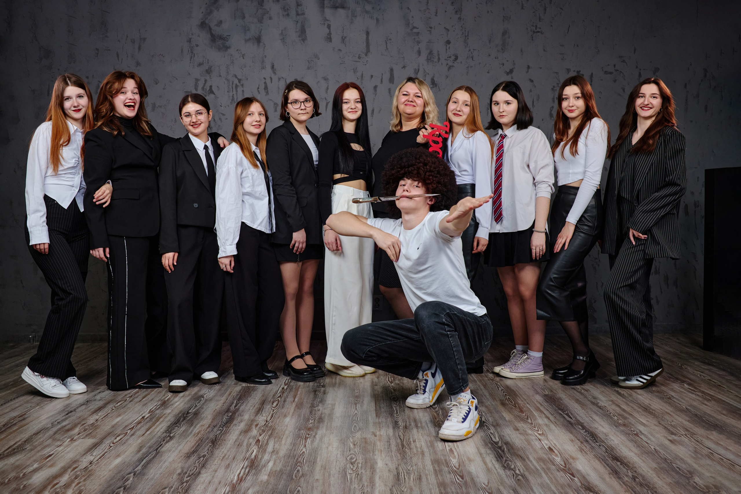 Сьемка выпускного альбома в студии DARK LOFT таганрог. Фотограф Выпускные альбомы Таганрог Сергей Коробченко