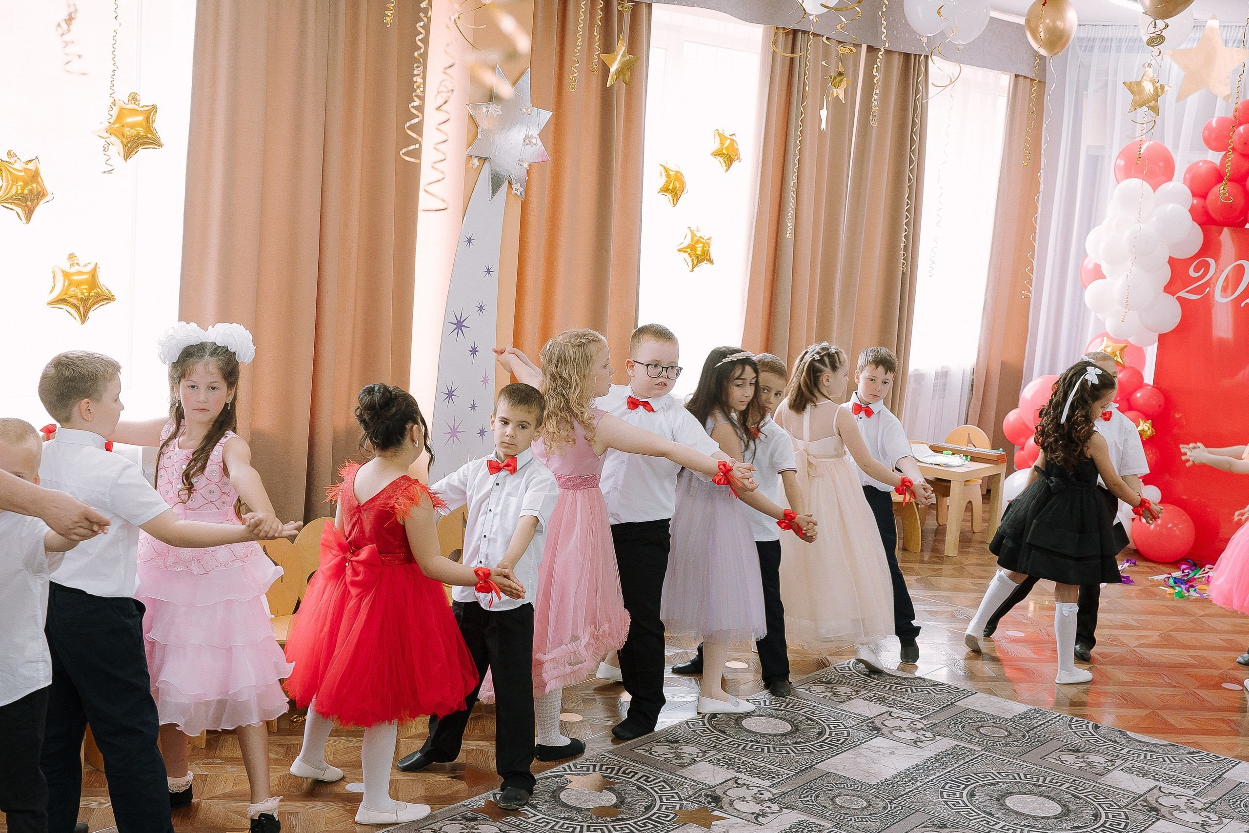 Выпускной в ДС 26. Выпускные альбомы Натальи Бутко: Новороссийск, Анапа, Геленджик