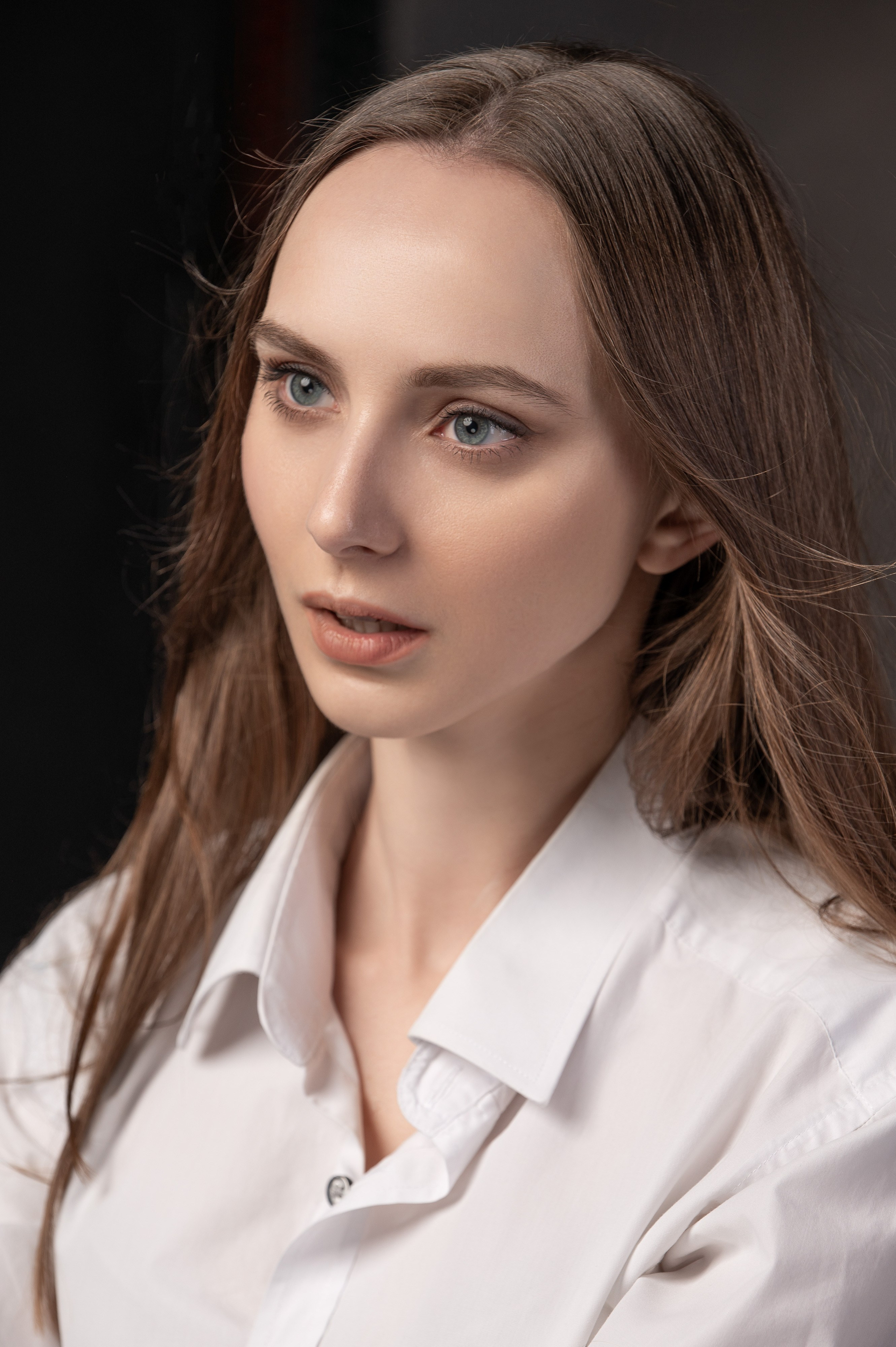 Anya in studio. Portrait photographer in Minsk Slava Potalakh