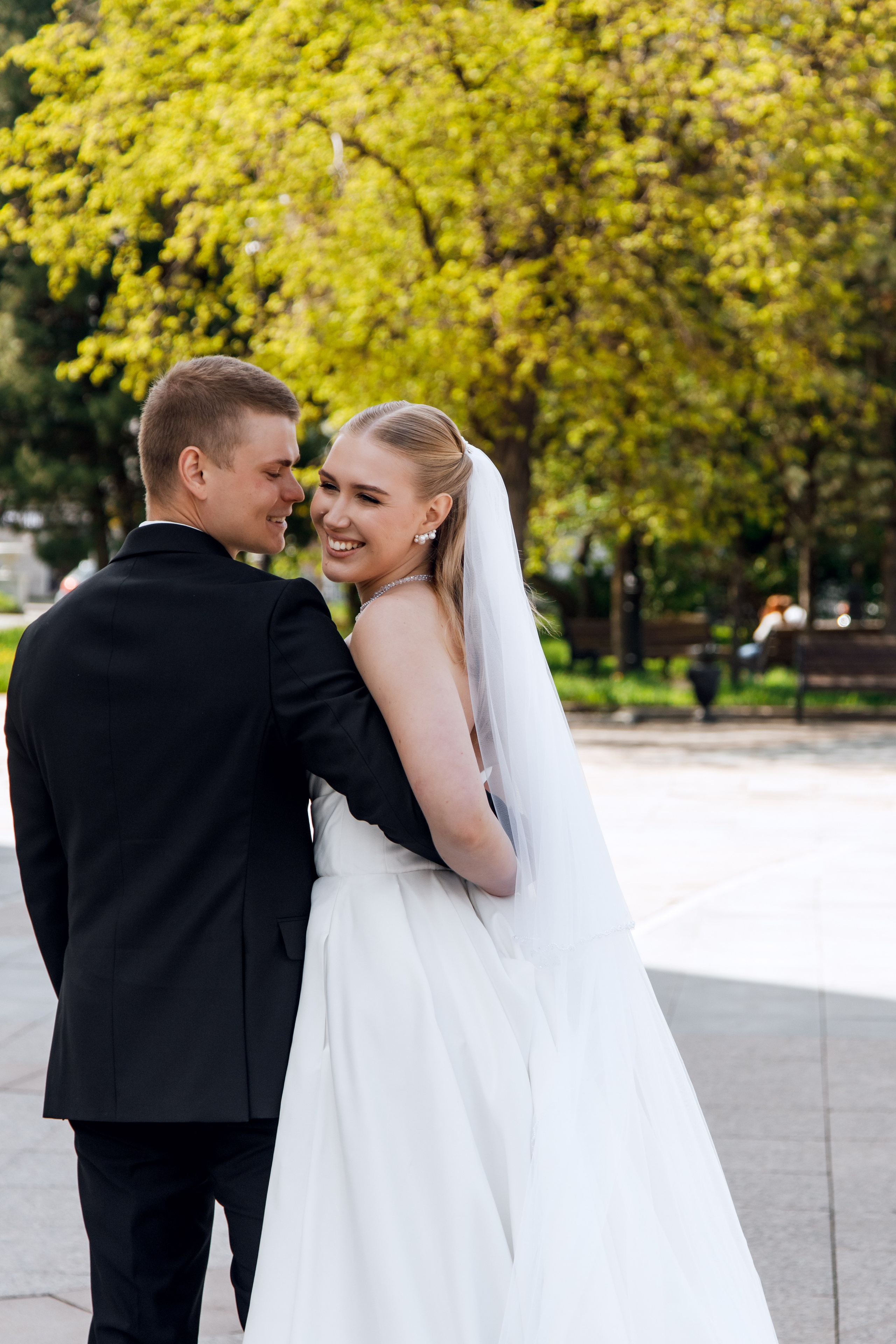 Оперный театр парк. Свадебный и семейный фотограф Екатеринбург Настя Саедгалина