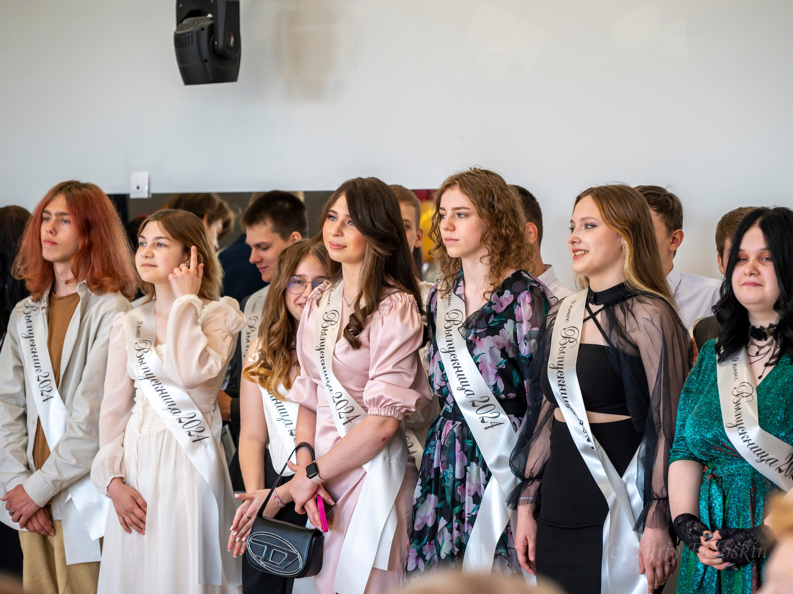 Репортаж о выпускном 9 классов в школе № 7 города Королёва, 26.06.24г. Профессиональный фотограф интерьеров в Москве Юрий Федоскин