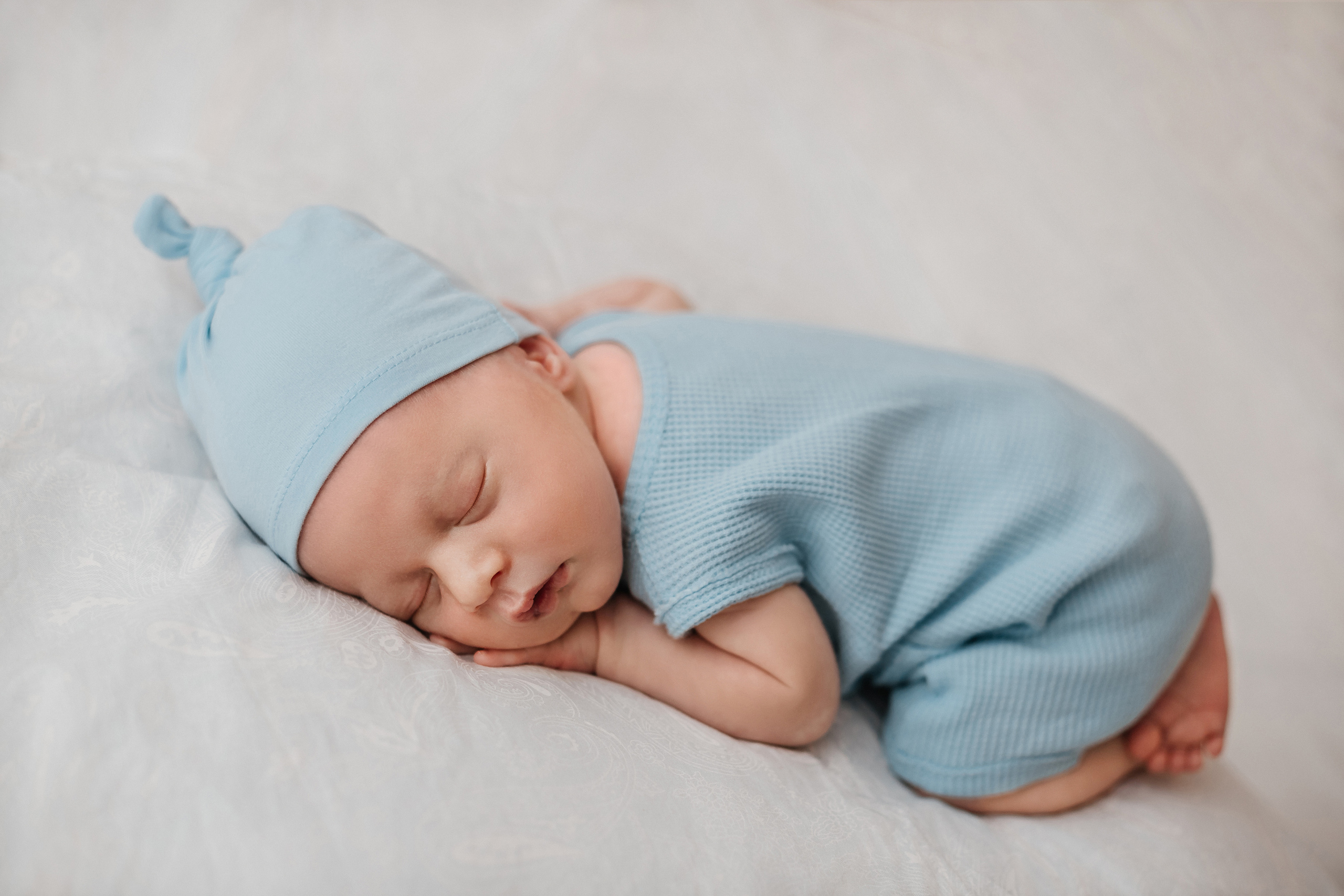 Костя 18 дней (съемка в студии). Детский, семейный и фотограф новорождённых в Ярославле Анна Салова