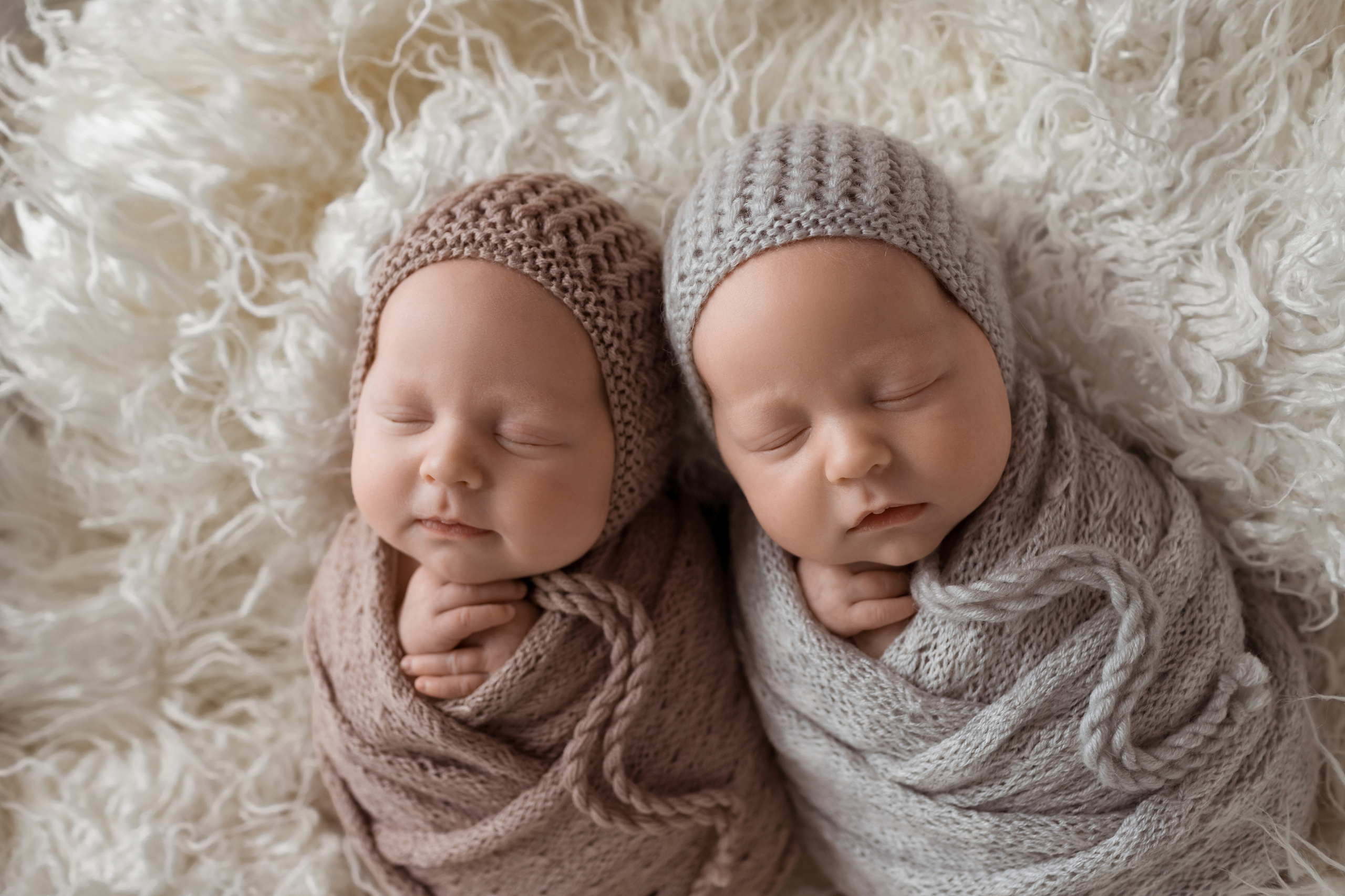 Миша и Гриша 28 дней (съемка в студии). Детский, семейный и фотограф новорождённых в Ярославле Анна Салова