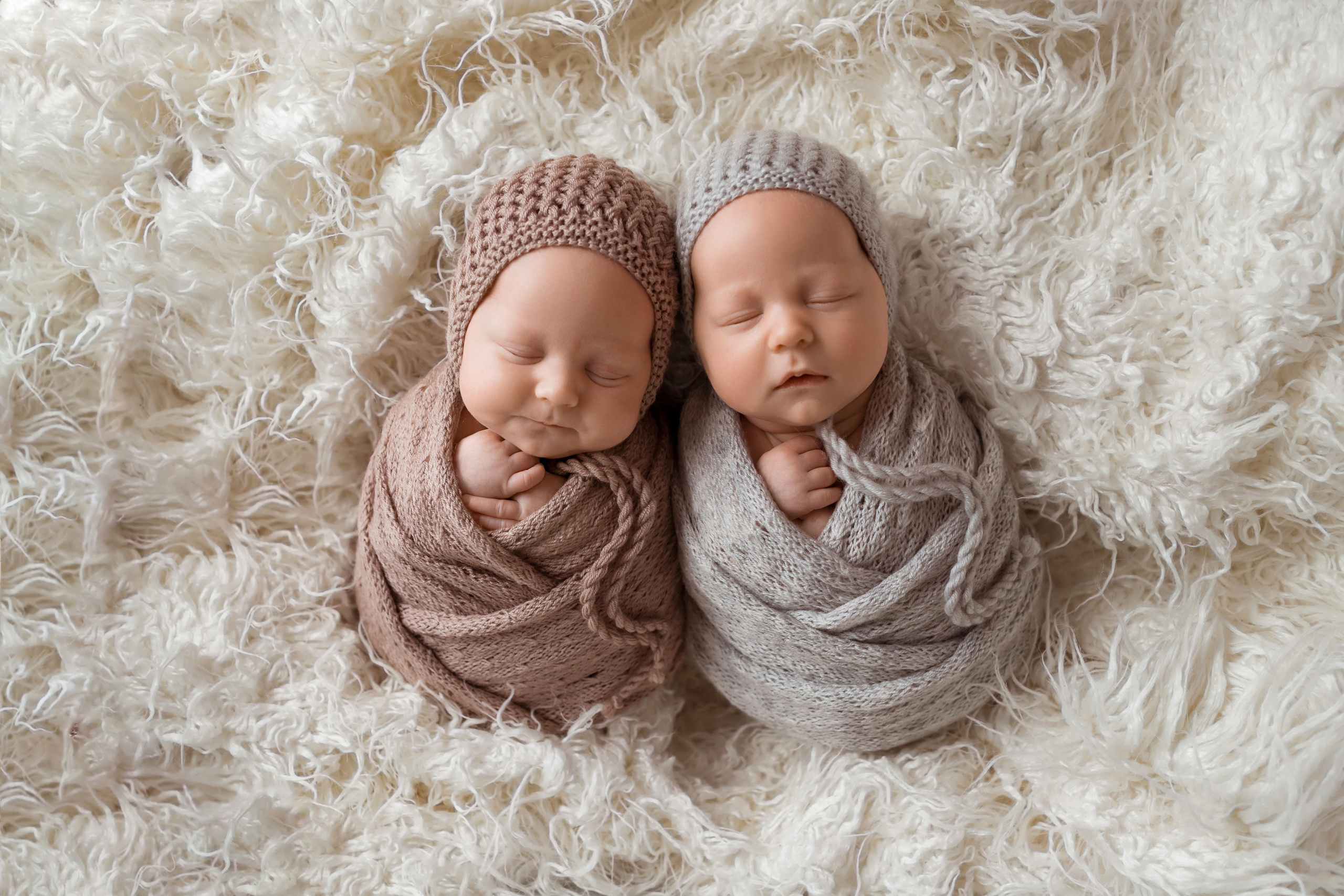 Миша и Гриша 28 дней (съемка в студии). Детский, семейный и фотограф новорождённых в Ярославле Анна Салова