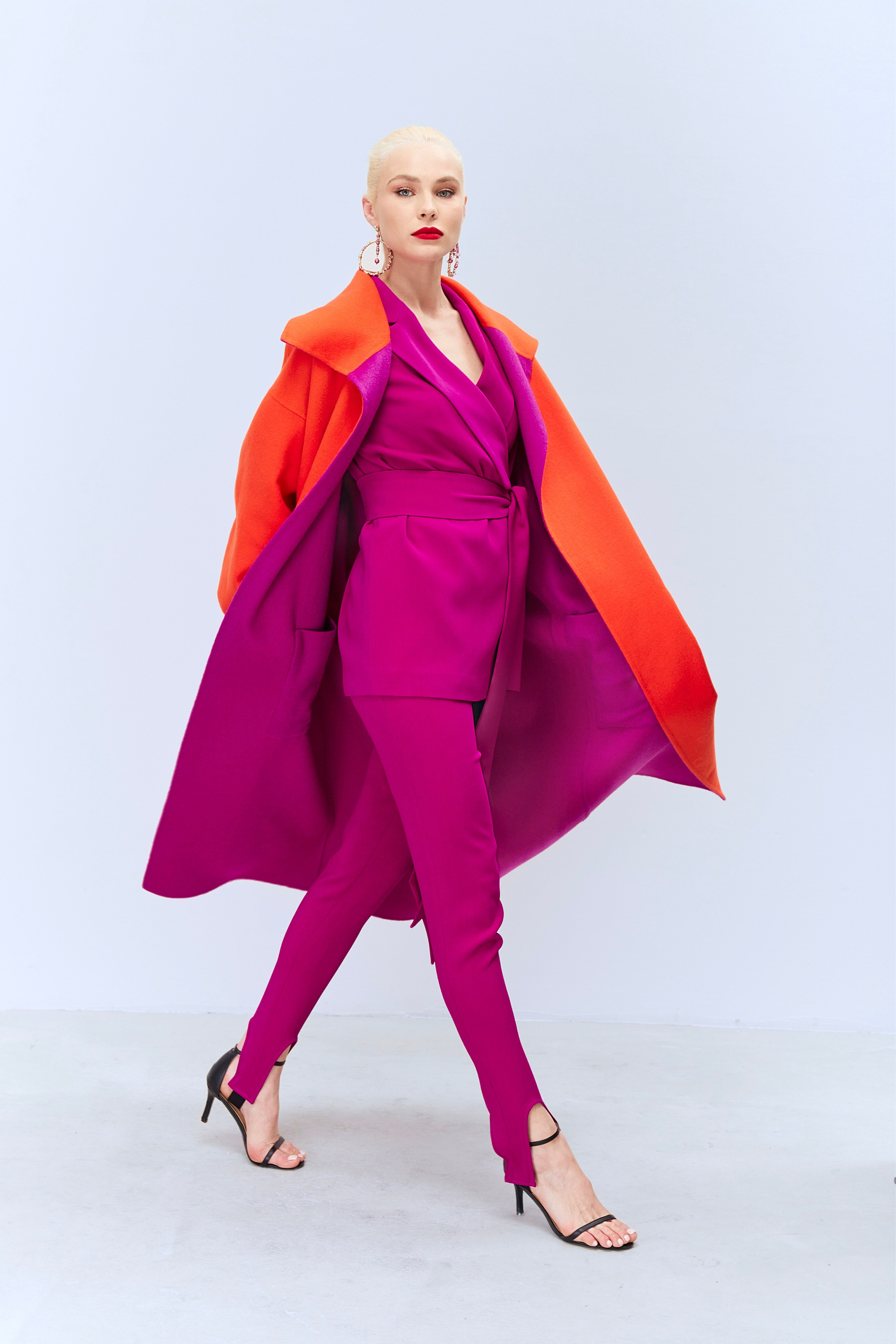 "Профессиональная каталожная фотосъемка товаров для e-commerce и интернет-магазинов""Высококачественная каталожная съемка одежды и аксессуаров с белым фоном""Рекламная каталожная фотосъемка для маркетинга продуктов и брендов""Студийная каталожная съемка с детальной проработкой текстур и материалов""Коммерческая каталожная фотосъемка для каталогов и онлайн-платформ""Фотография каталожной съемки с акцентом на дизайн и презентацию товаров""Предметная каталожная съемка для увеличения продаж в e-commerce""Профессиональная каталожная фотосъемка с использованием студийного освещения""Рекламные фото каталожной съемки для сайтов и социальных сетей""Высокоточная каталожная съемка товаров для презентаций и брошюр""Каталожная фотосъемка высокого разрешения для онлайн-магазинов""Коммерческая каталожная съемка с фокусом на качество и детализацию""Студийная каталожная фотосъемка для брендов и ритейла""Фотографии каталожной съемки для маркетинговых кампаний""Профессиональная каталожная съемка для каталогов и увеличения конверсии" "Профессиональная съемка на модели для модных брендов и рекламы""Высококачественная фотосъемка на модели с креативным освещением и позами""Рекламная съемка на модели для каталогов одежды и аксессуаров""Студийная съемка на модели с акцентом на стиль и индивидуальность""Коммерческая фотосъемка на модели для fashion-индустрии""Фотография съемки на модели с профессиональным ретуши для журналов""Модная съемка на модели для продвижения бренда и коллекций""Профессиональная съемка на модели с использованием естественного света""Рекламные фото съемки на модели для социальных сетей и веб-сайтов""Высокоточная фотосъемка на модели для портфолио и презентаций""Съемка на модели высокого разрешения для модных кампаний""Коммерческая съемка на модели с фокусом на тренды и дизайн""Студийная фотосъемка на модели для e-commerce и маркетинга""Фотографии съемки на модели для брендов и увеличения продаж""Профессиональная модная съемка на модели для каталогов и рекламы"