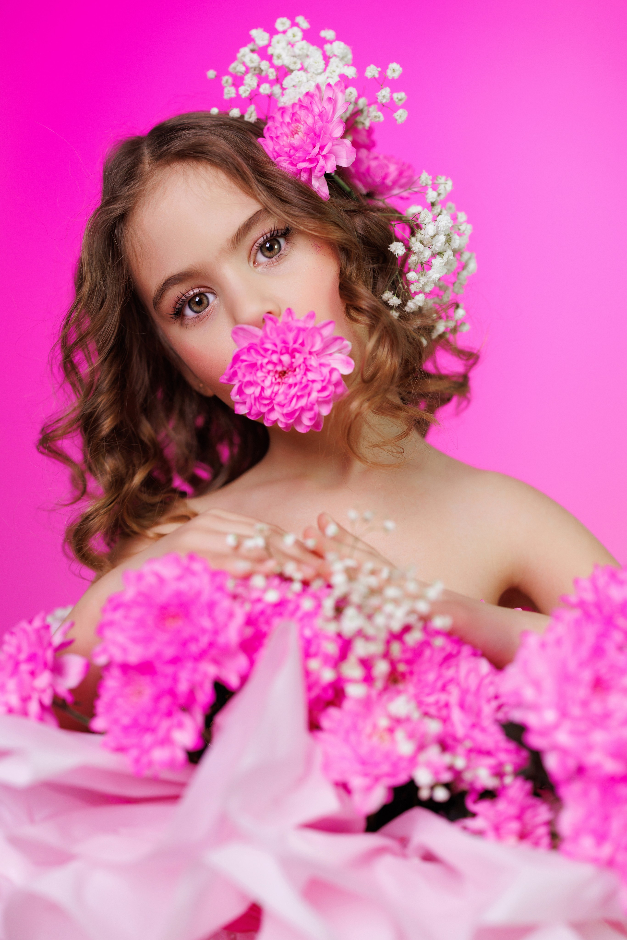 Фотосессия для девочек в форме букета с живыми цветами. Семейный и детский фотограф в Краснодаре Анна Трашкова