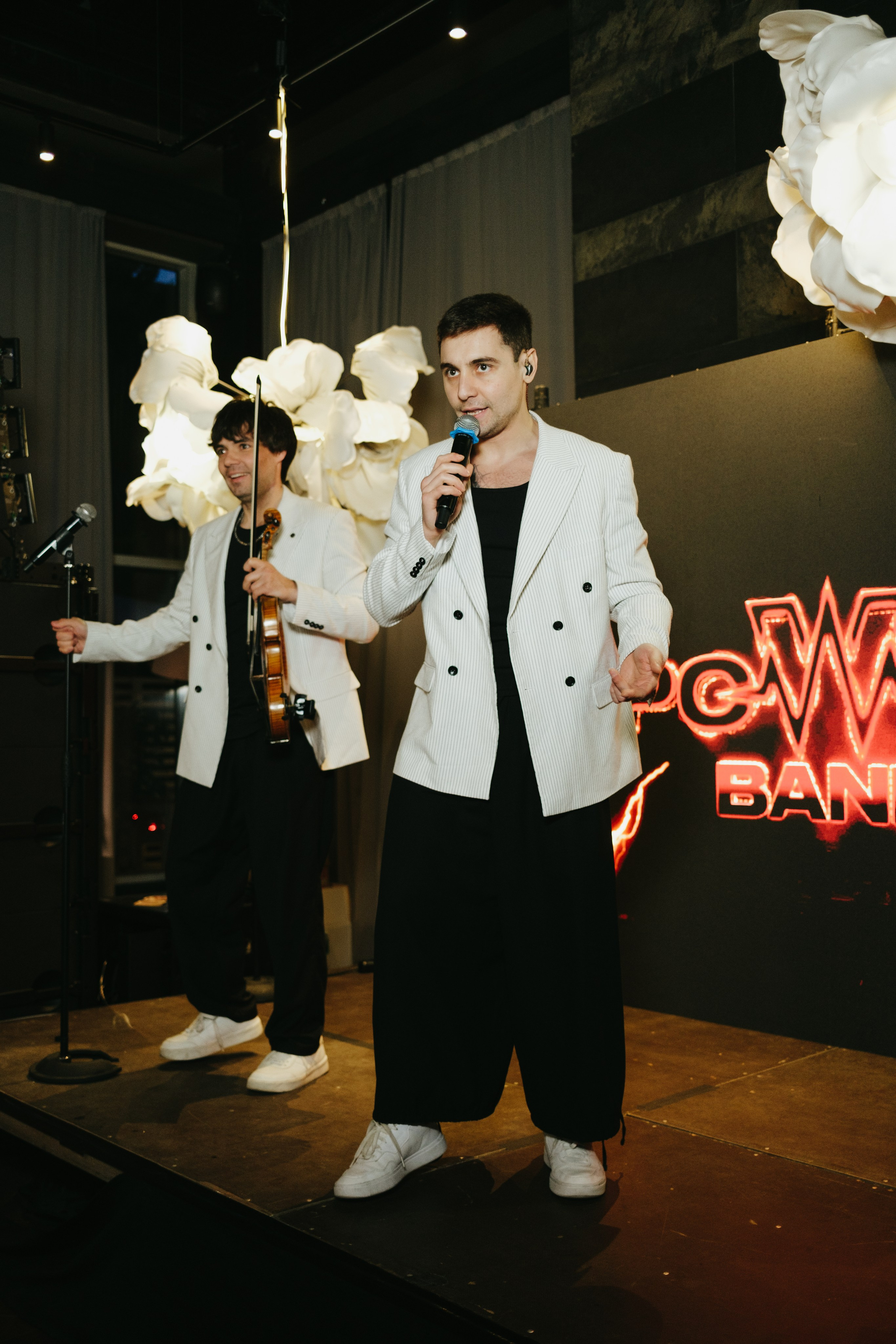 Корпоратив в Сириусу (Адлер) 10 лет компании. Свадебный фотограф Денис Ожигин в Краснодаре и крае. Эмоциональная и стильная съемка вашего дня