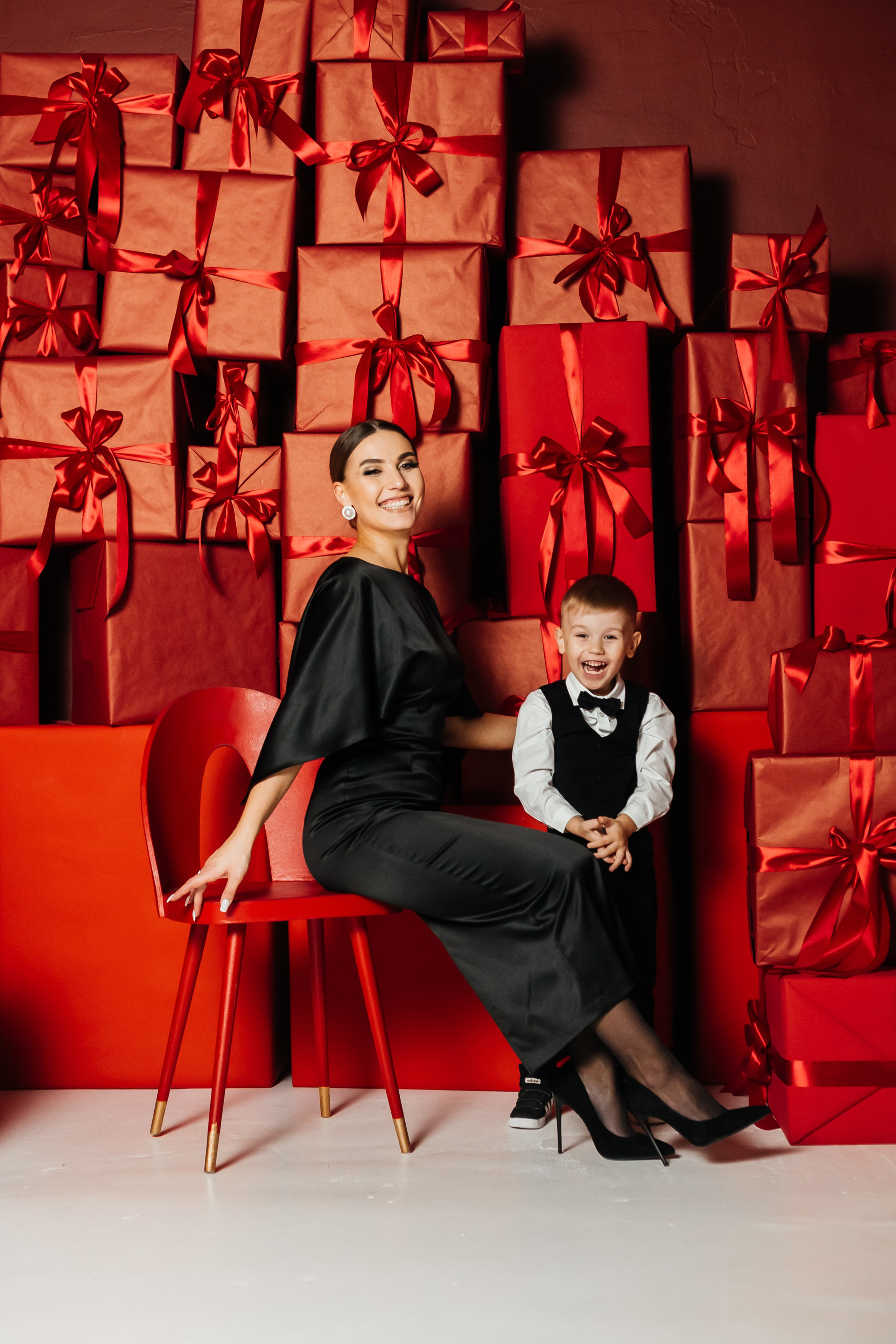 Мама и сын. Фотограф Мария Новоселова. Сургут