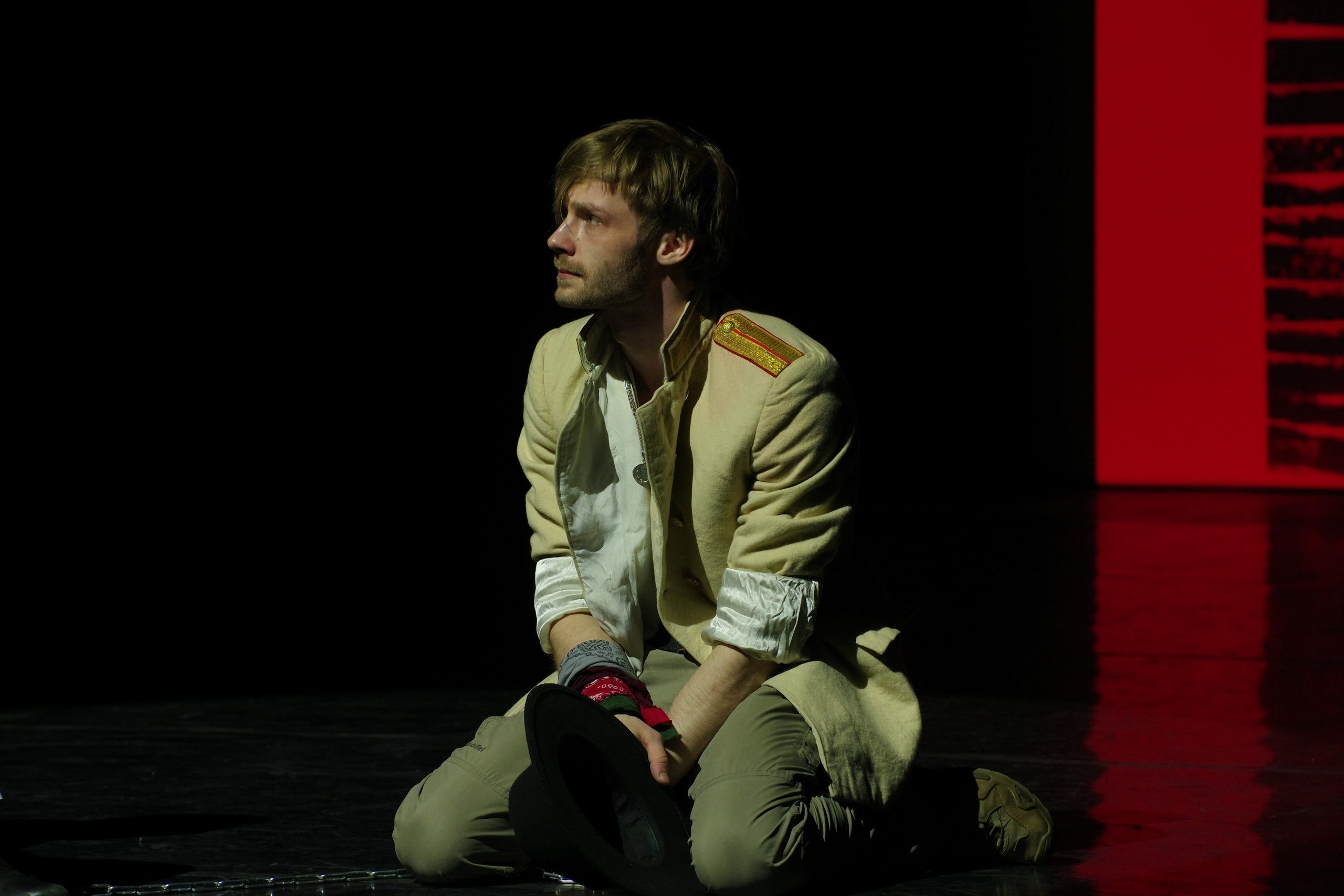 Театр И-Он, Люди и мыши. Семейный и детский фотограф Антон Зорин