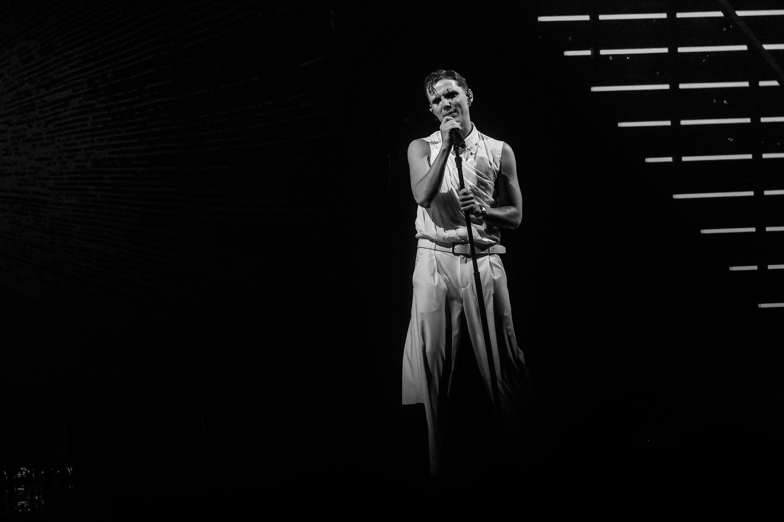 ВАНЯ ДМИТРИЕНКО