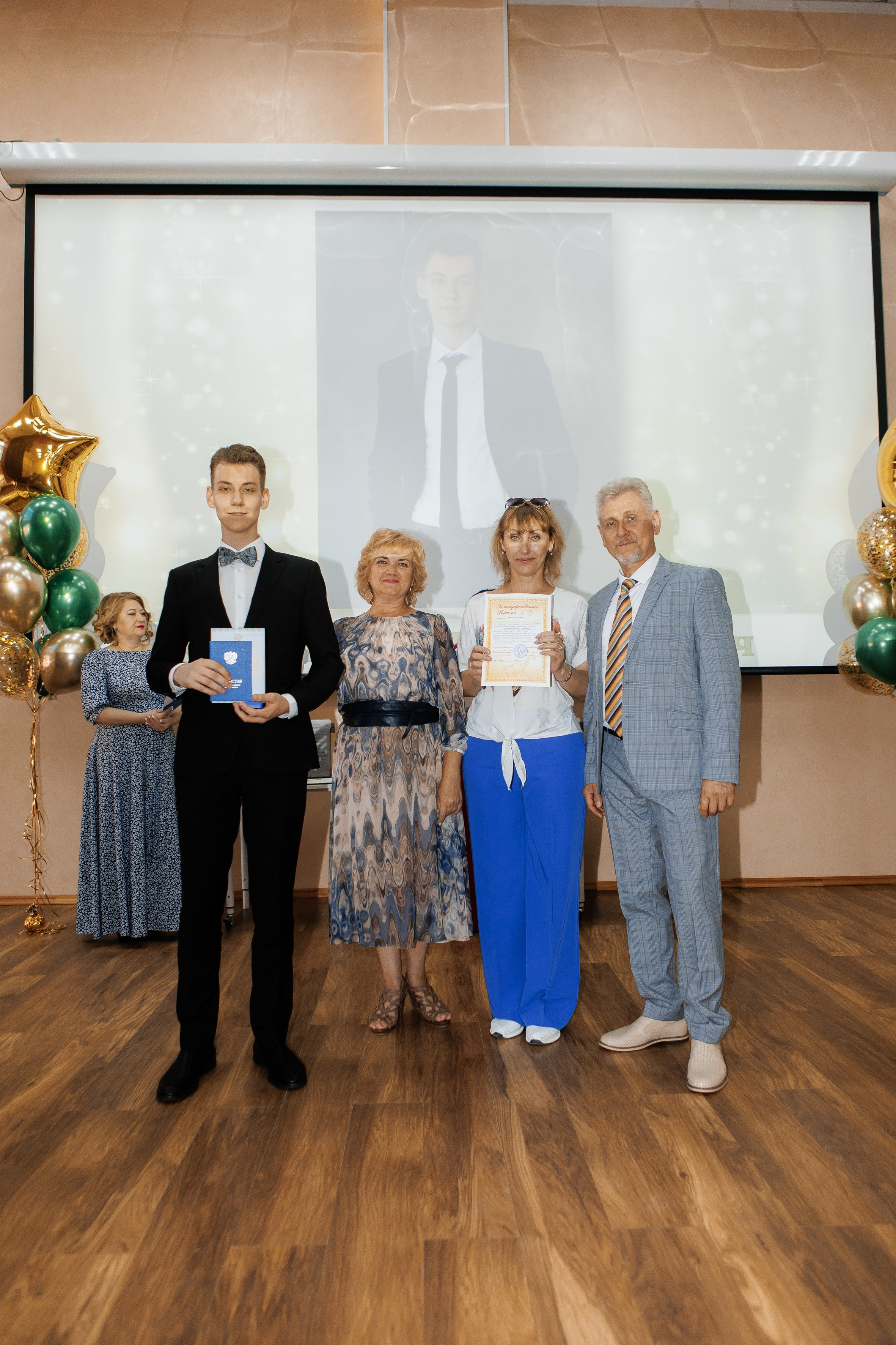 Выпускной Гимназия 12 2024 г. Свадебный и портретный Фотограф в Липецке Дмитрий Котюков