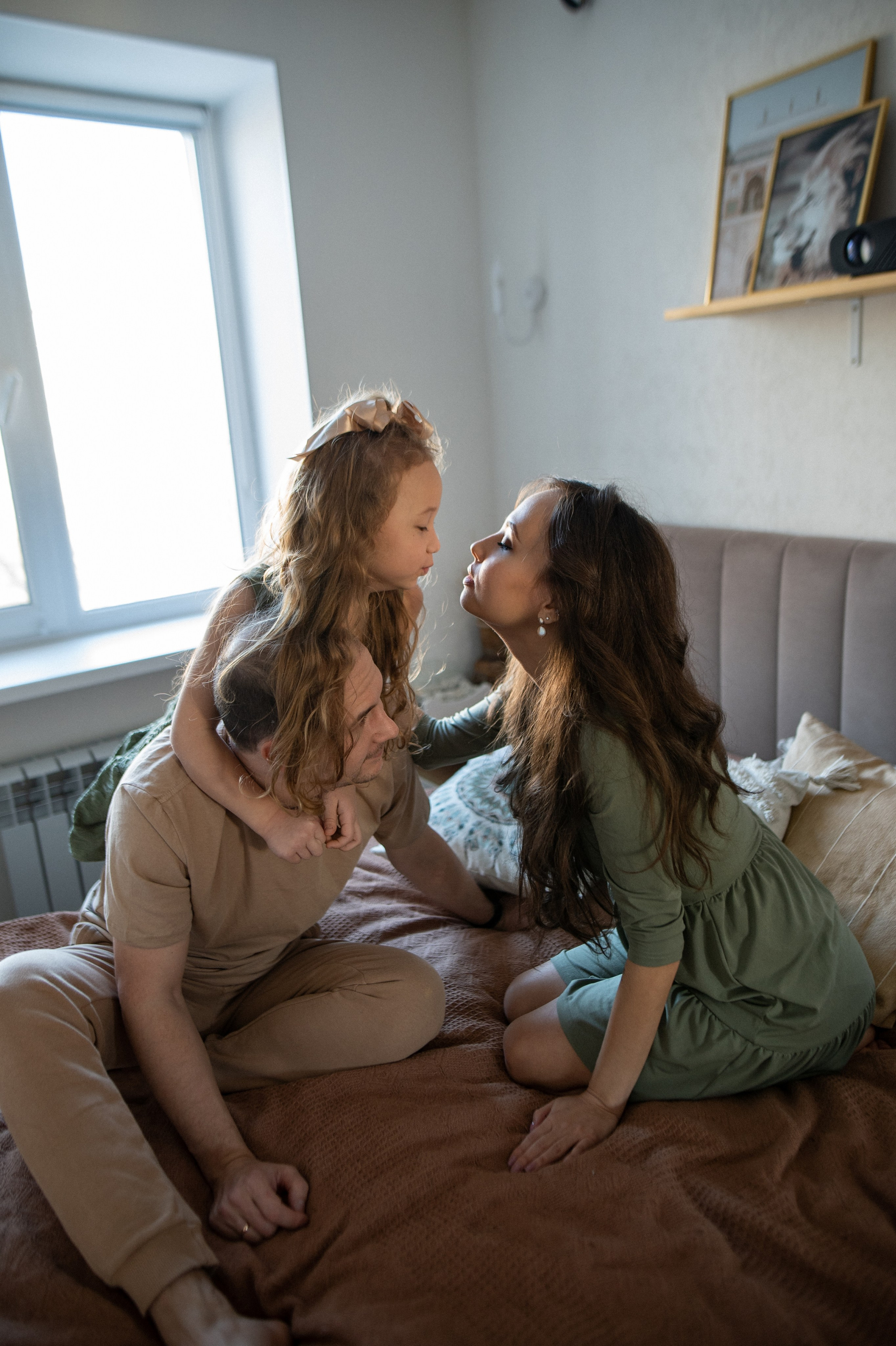 Ирина, Саша, Ваня, Оливия. Www.ostermiller.ru