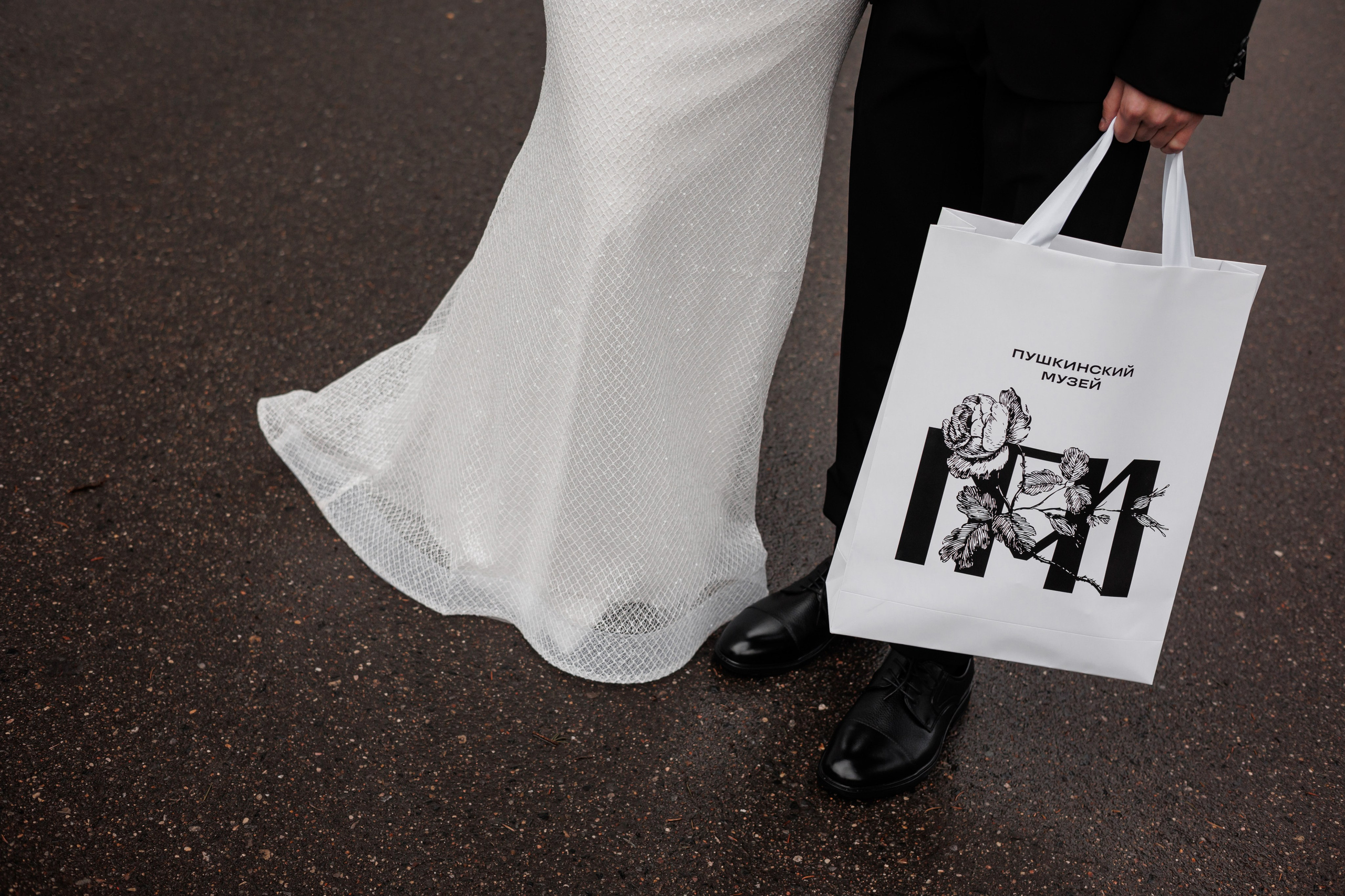 Фотосессия у Пушкинского музей. Свадебный и репортажный фотограф (Москва, Королев и другие)