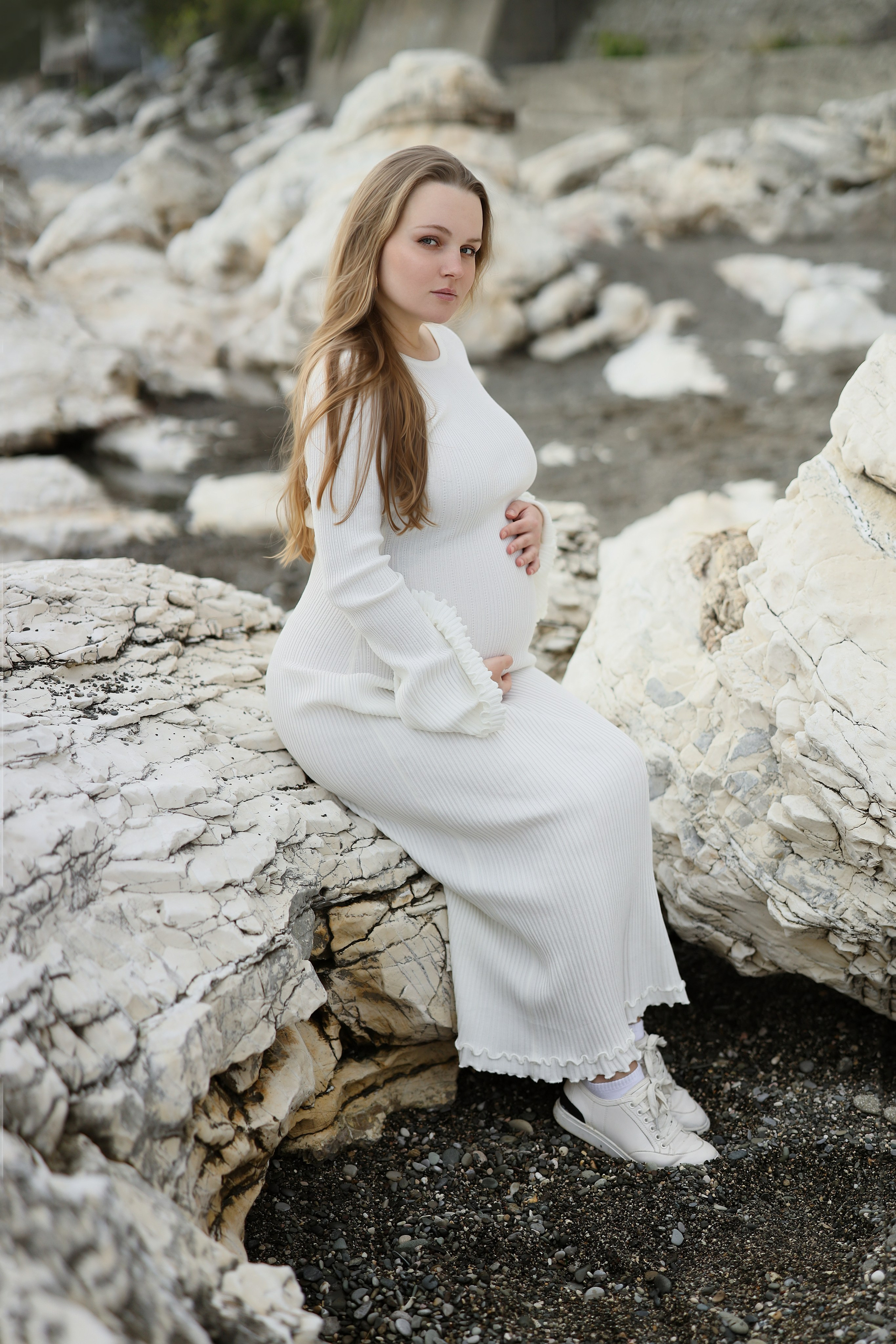 фотосессия беременности на пляже белые скалы , Гагра