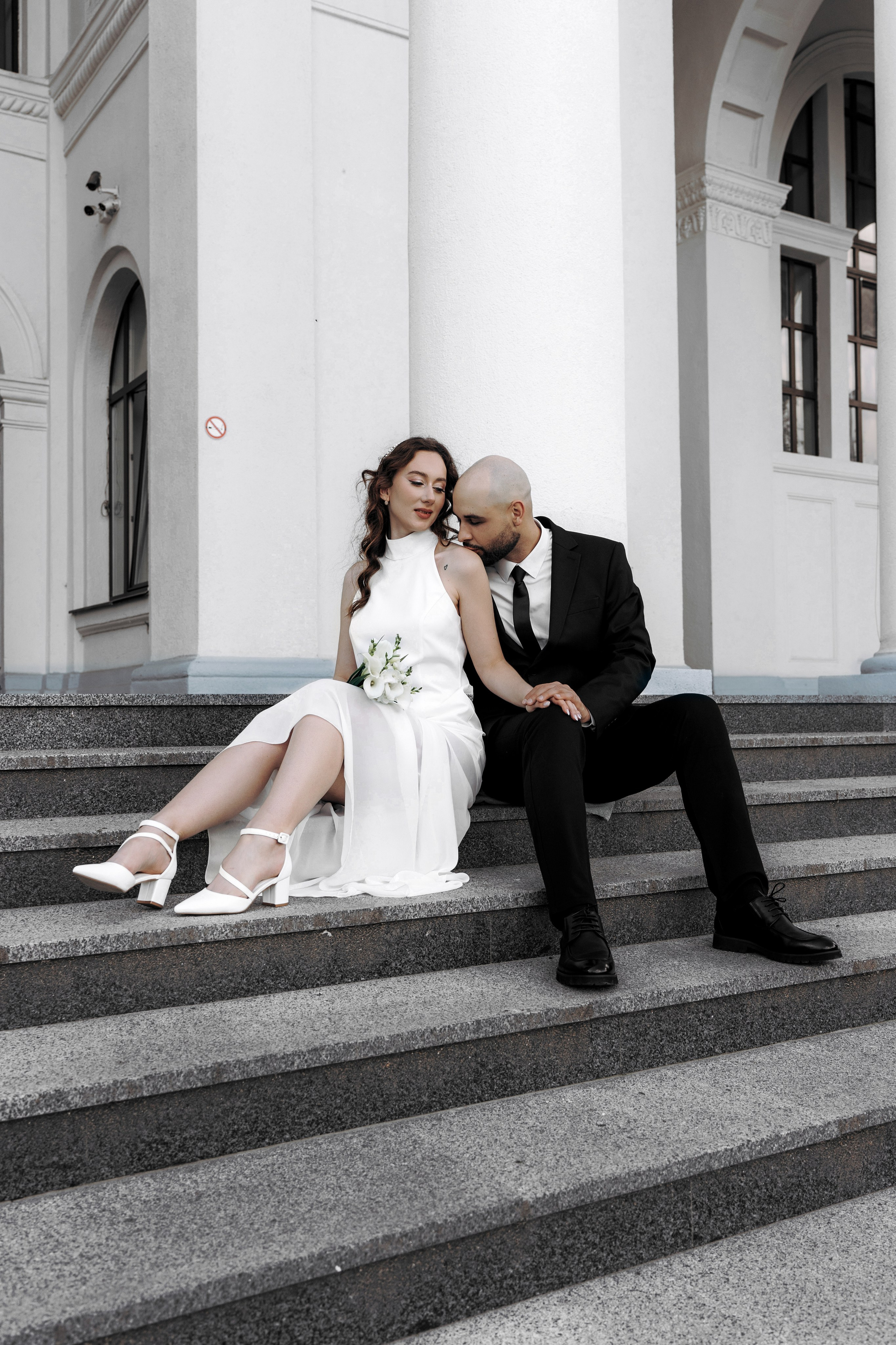 Любовь на фоне старого аэропорта. Ваш семейный фотограф в Минске — Вика Трегубова