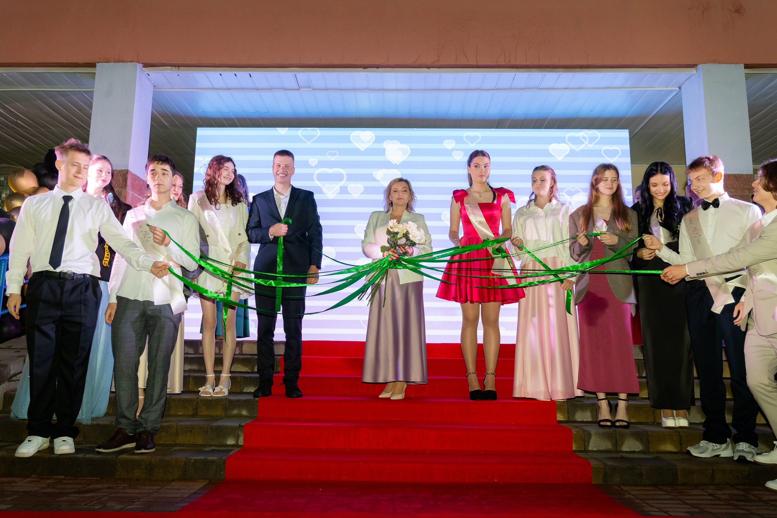 Школьный выпускной 2025 год в Минске, Беларуси. Свадебный фотограф в Минске/Беларуси Сергей Спиридонов