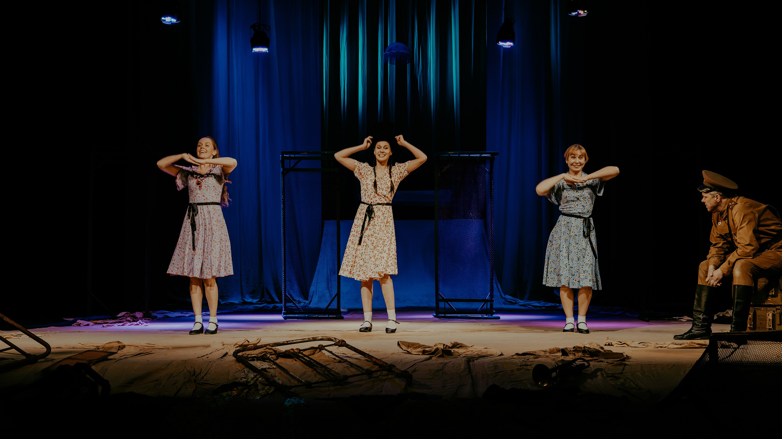 Театр Юного Зрителя " Не покидай меня». Фотограф Марк Файзулин