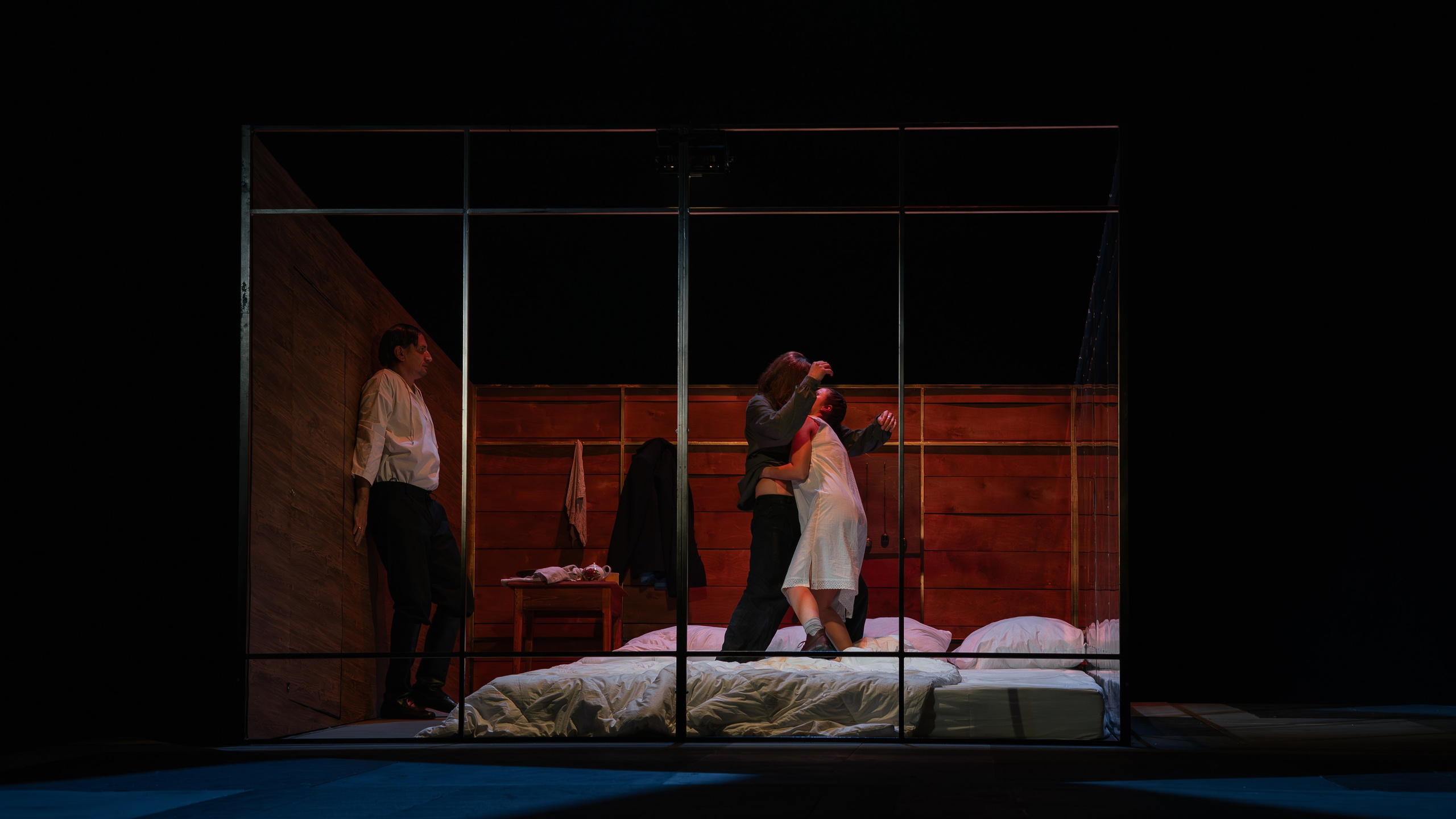 Астраханский Драматический Театр «Леди Макбет». Фотограф Марк Файзулин