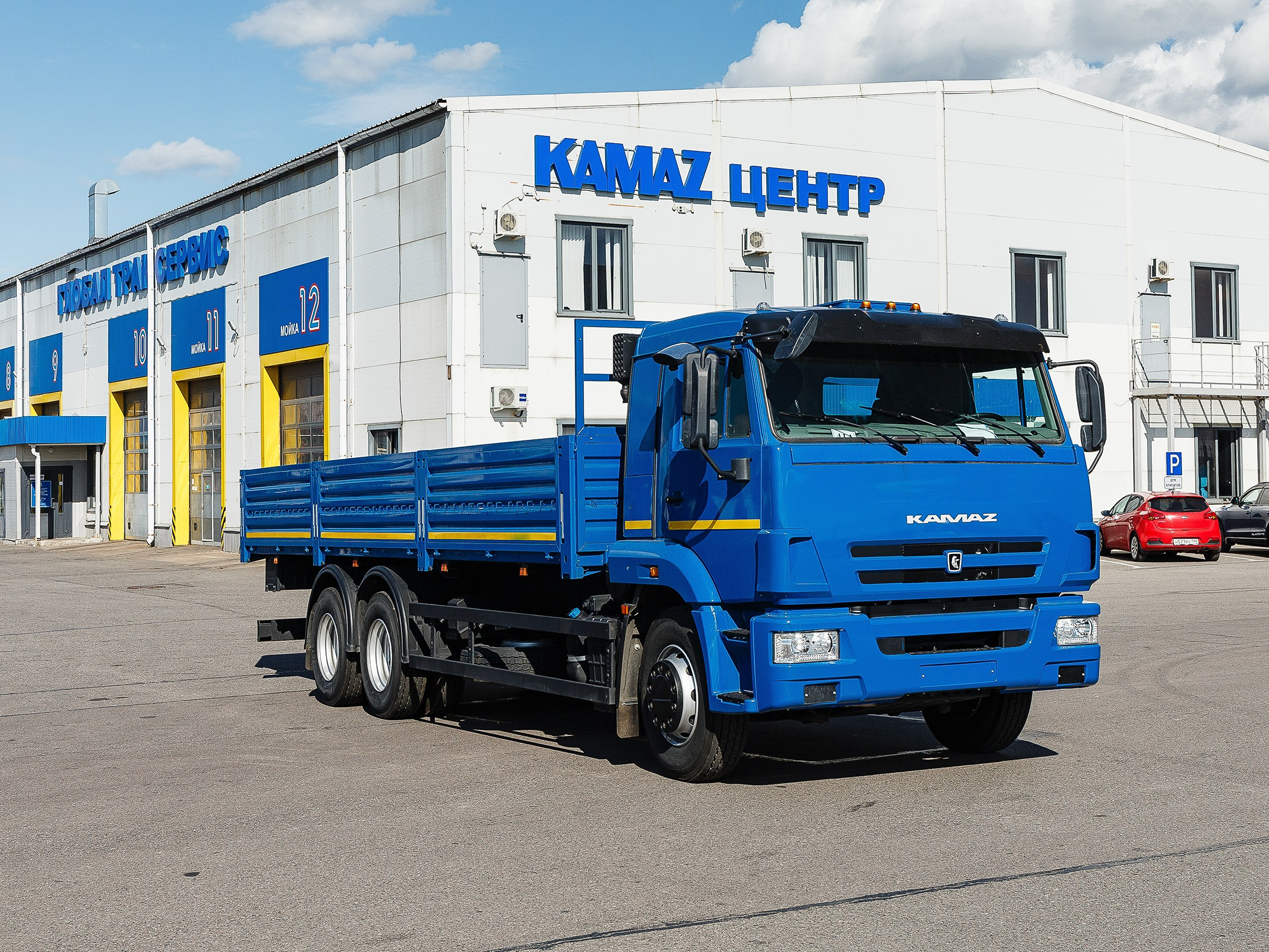 Автомобильный фотограф в СПб. Репортажная фотосъёмка в Санкт-Петербурге. Фотограф на мероприятие: выставки, презентации, автогонки. Фото для сайта, отчётов и публикации в сми. Профессиональный фотограф Сергей Пушкин. Промышленная фотосъёмка. Автопром. Фотосъёмка авто и спецтехники. Профессиональные фото большегрузов.