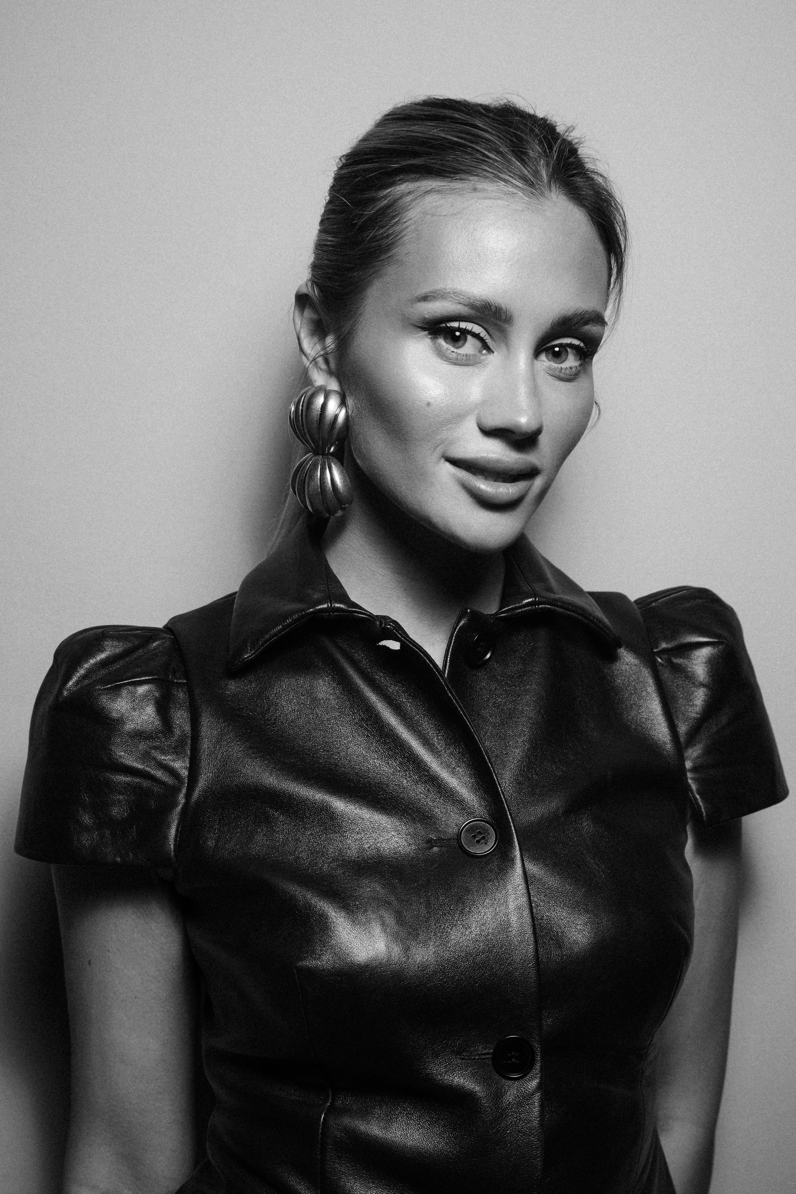 Oleg Koshmarov — Portrait Photographer in Moscow