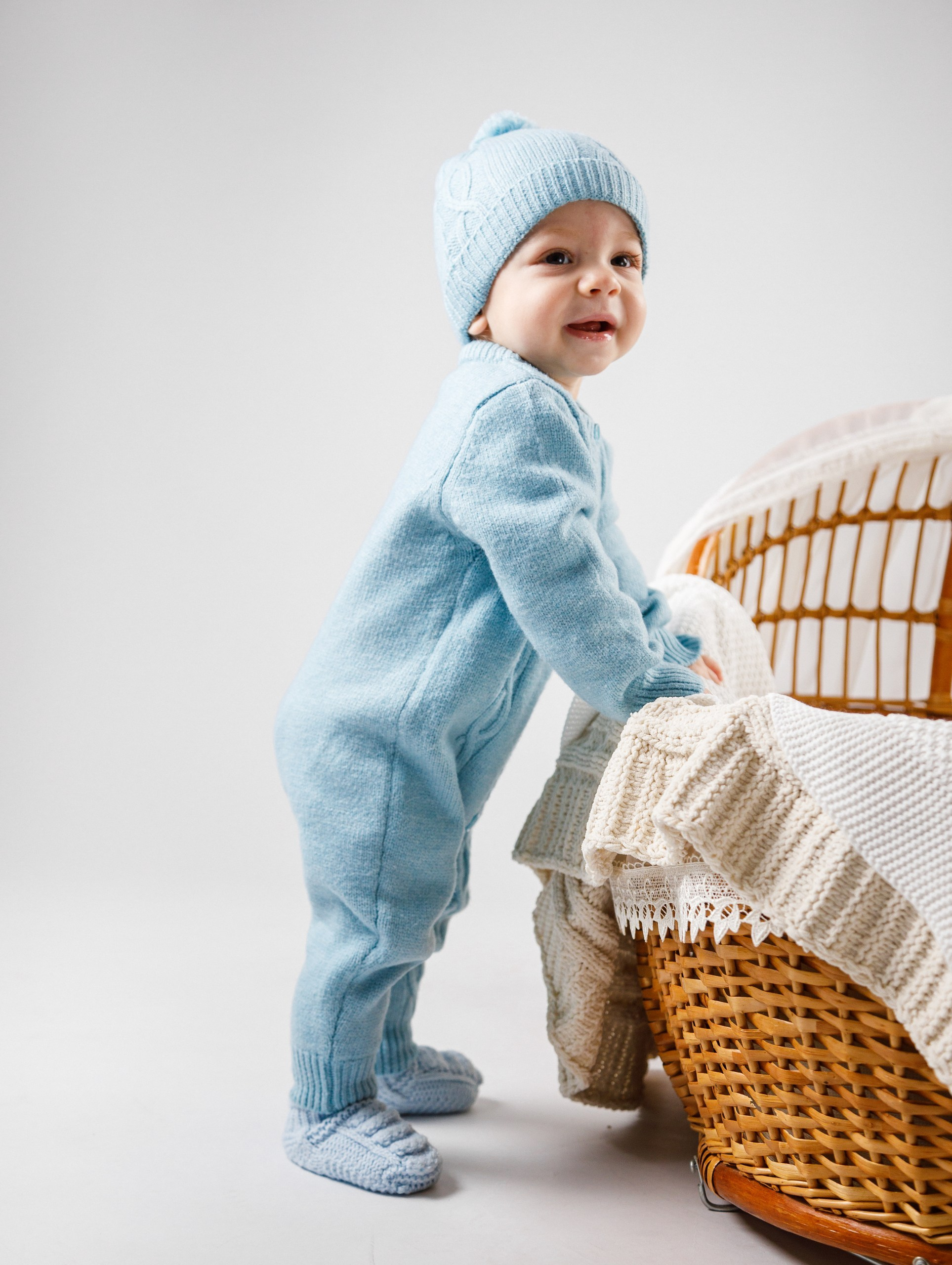 Съемка детской одежды и обуви на модели сайтов, маркетплейсов, WB, Ozon, Яндекс Маркет и др. Студия коммерческой съемки ХВОЯ
