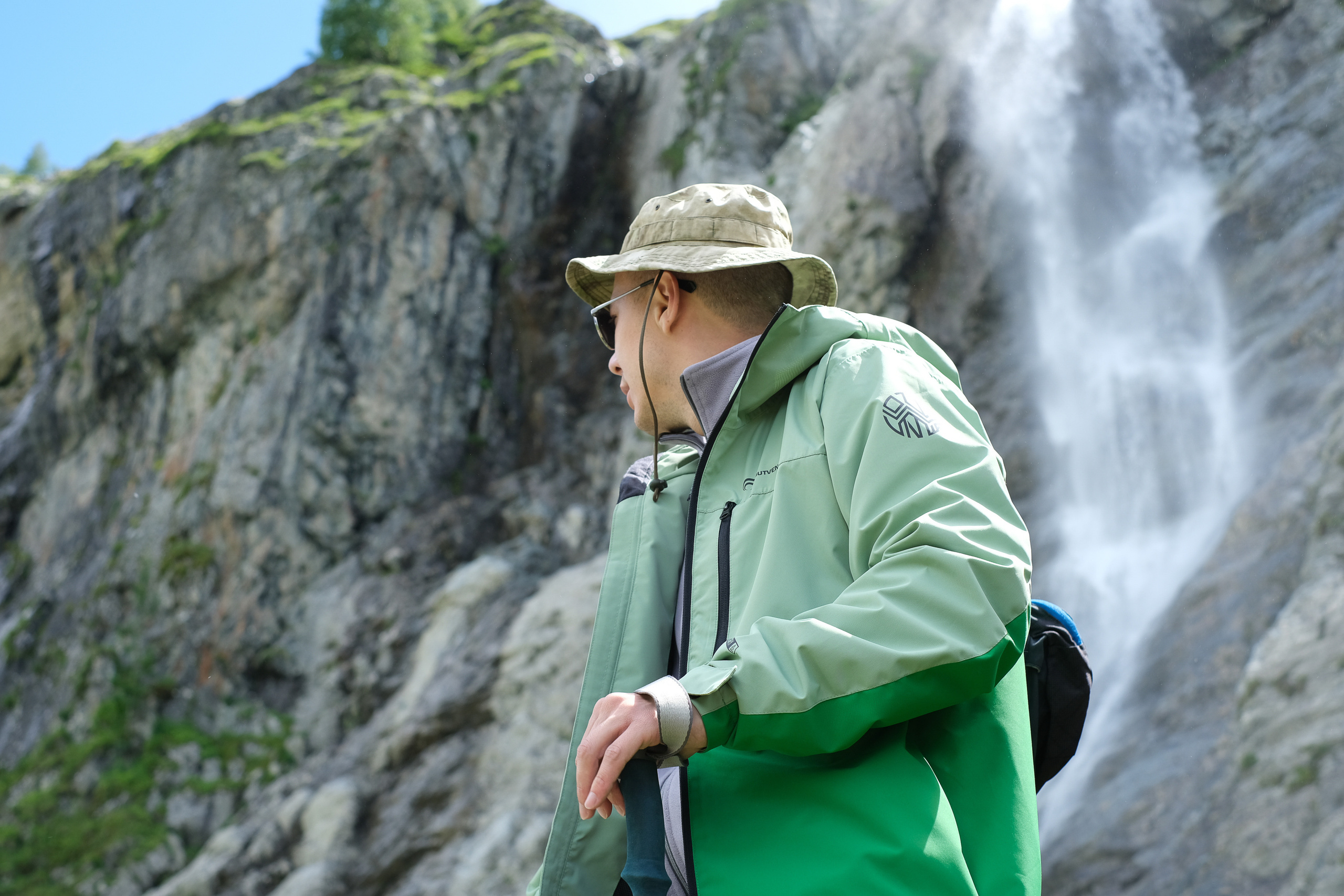 MOUNTAINS ASS FAMILY