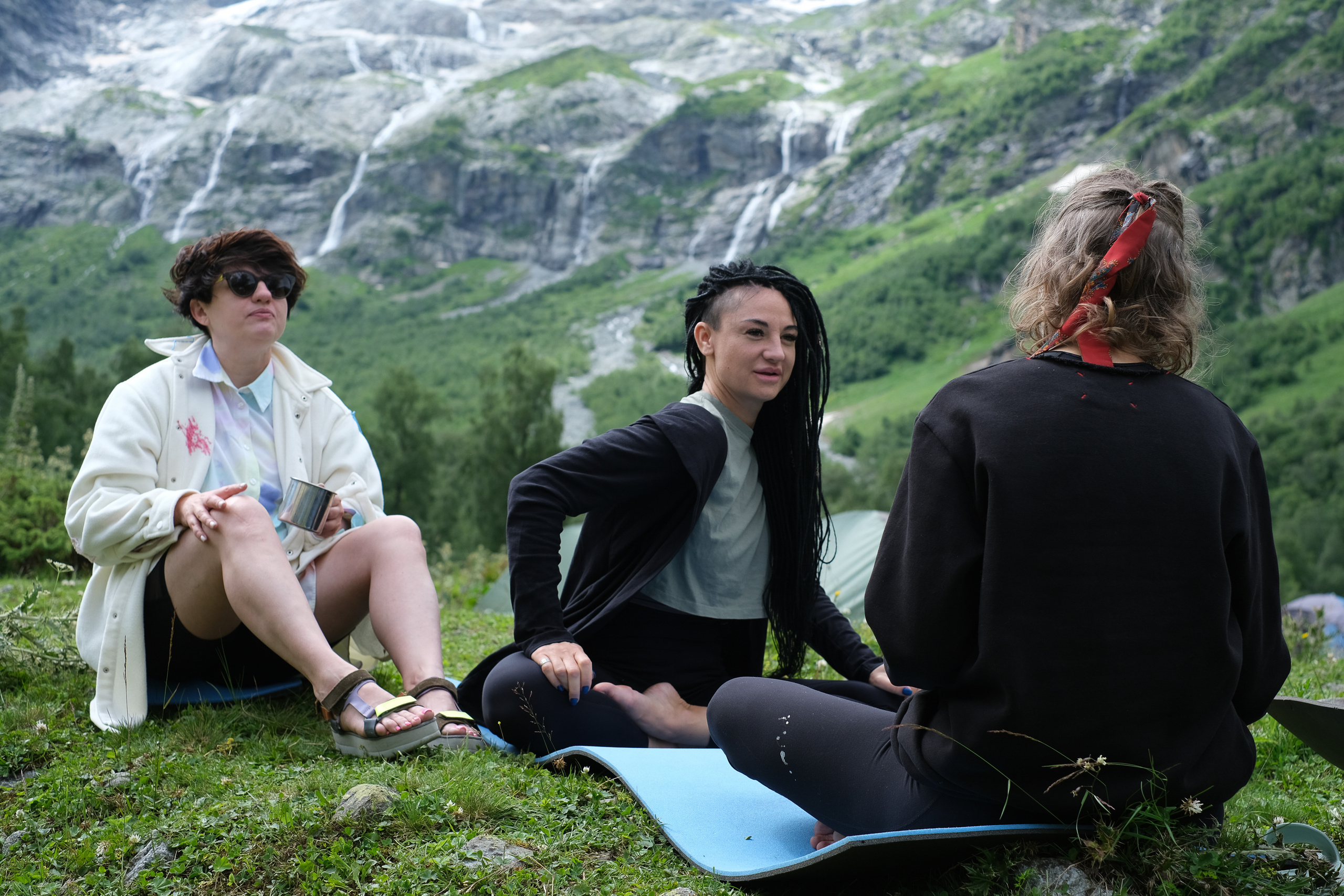 MOUNTAINS ASS FAMILY