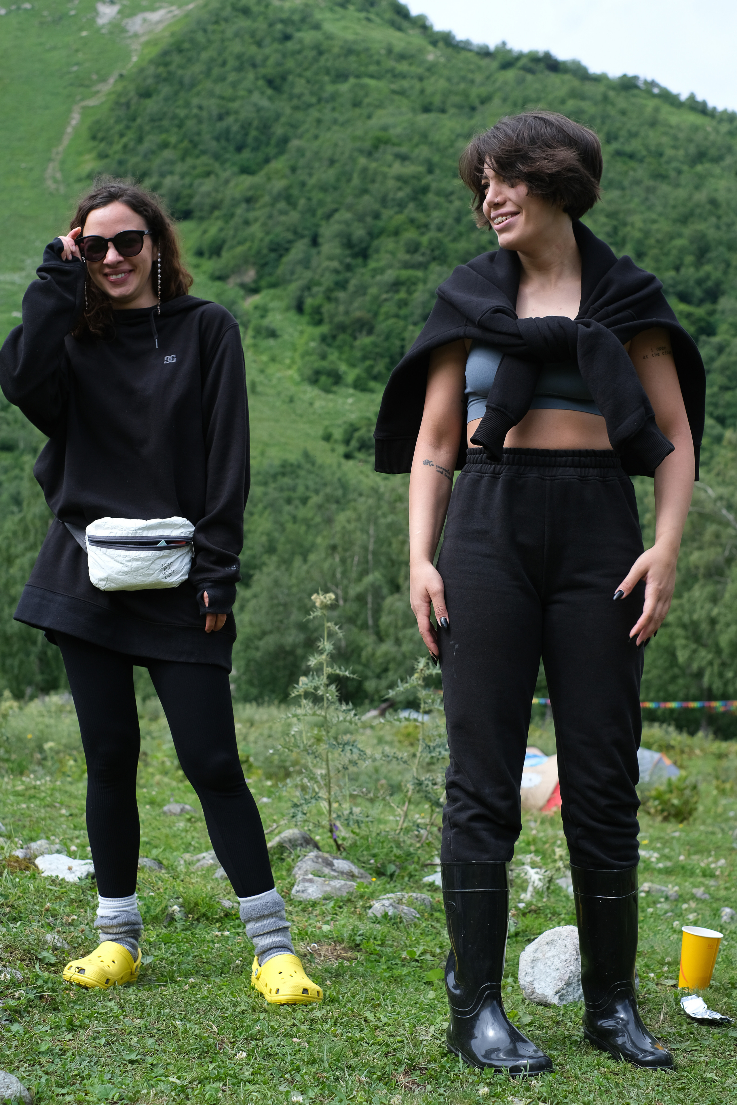 MOUNTAINS ASS FAMILY