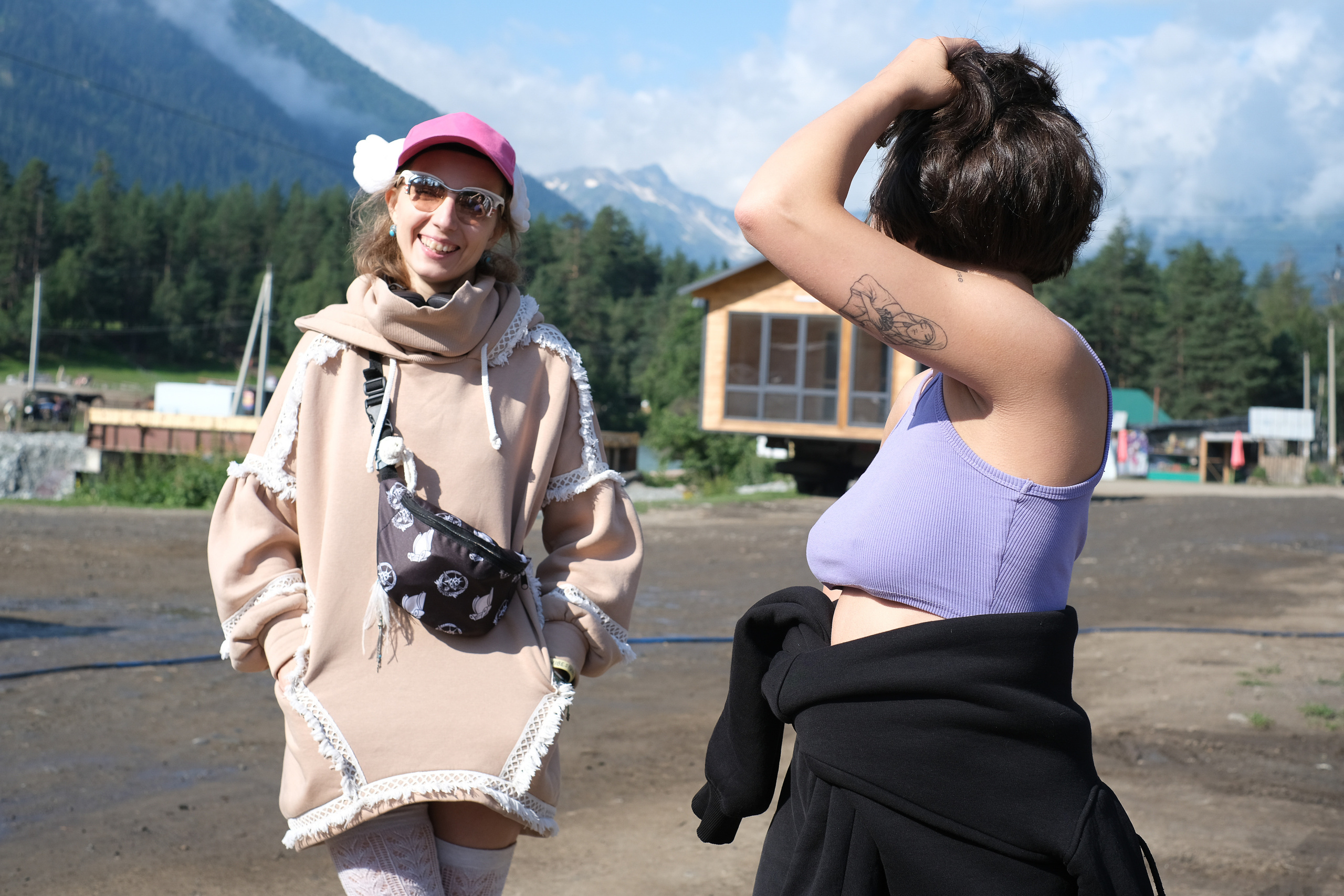 MOUNTAINS ASS FAMILY