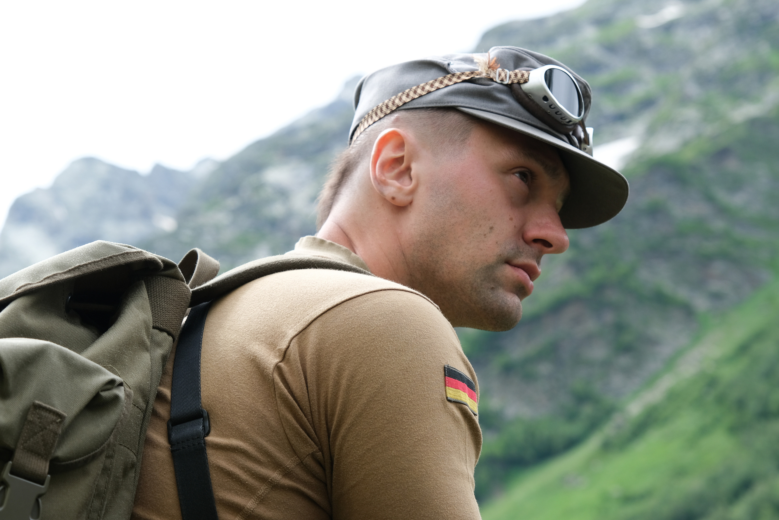 MOUNTAINS ASS FAMILY