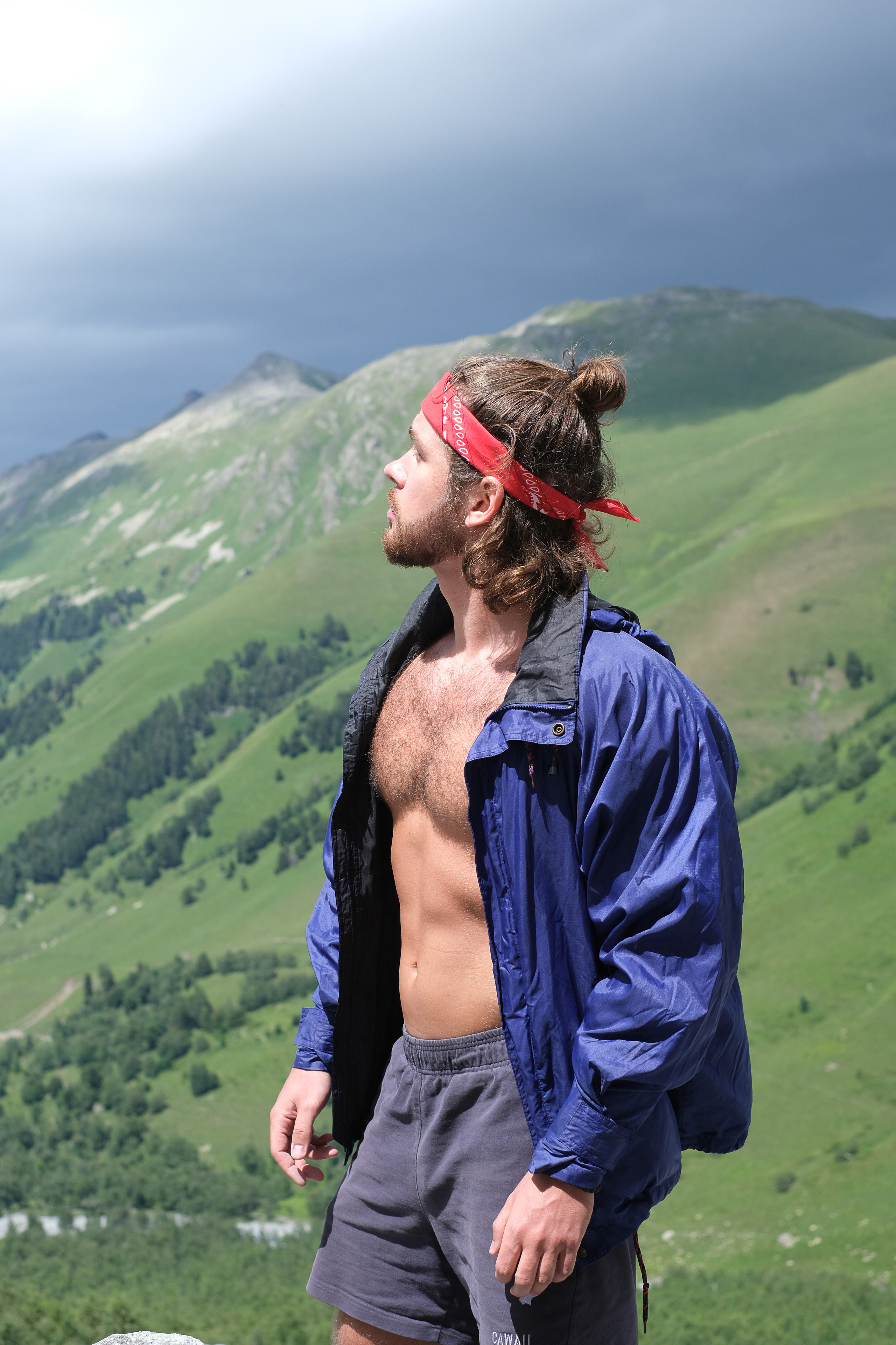 MOUNTAINS ASS FAMILY