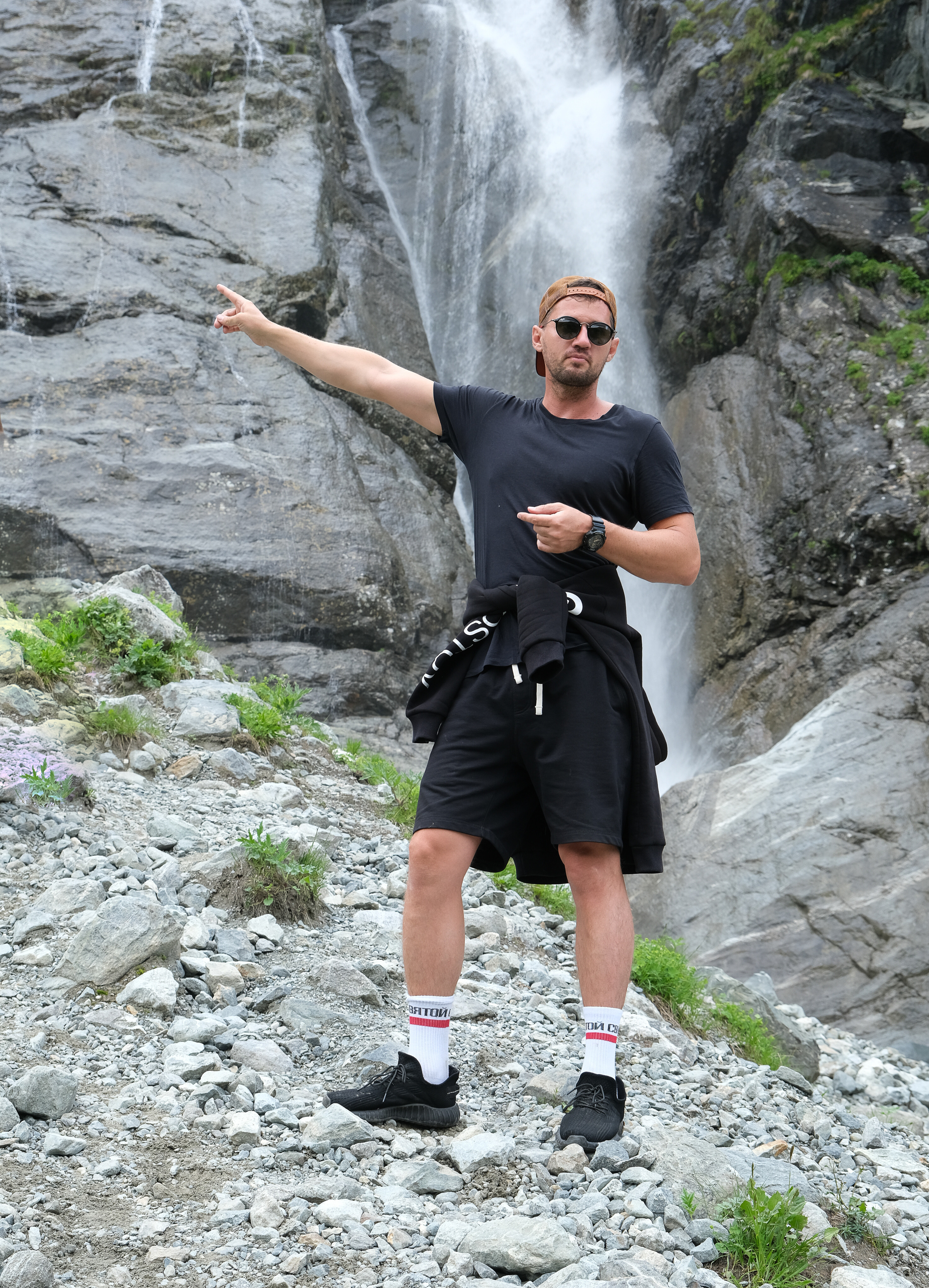 MOUNTAINS ASS FAMILY