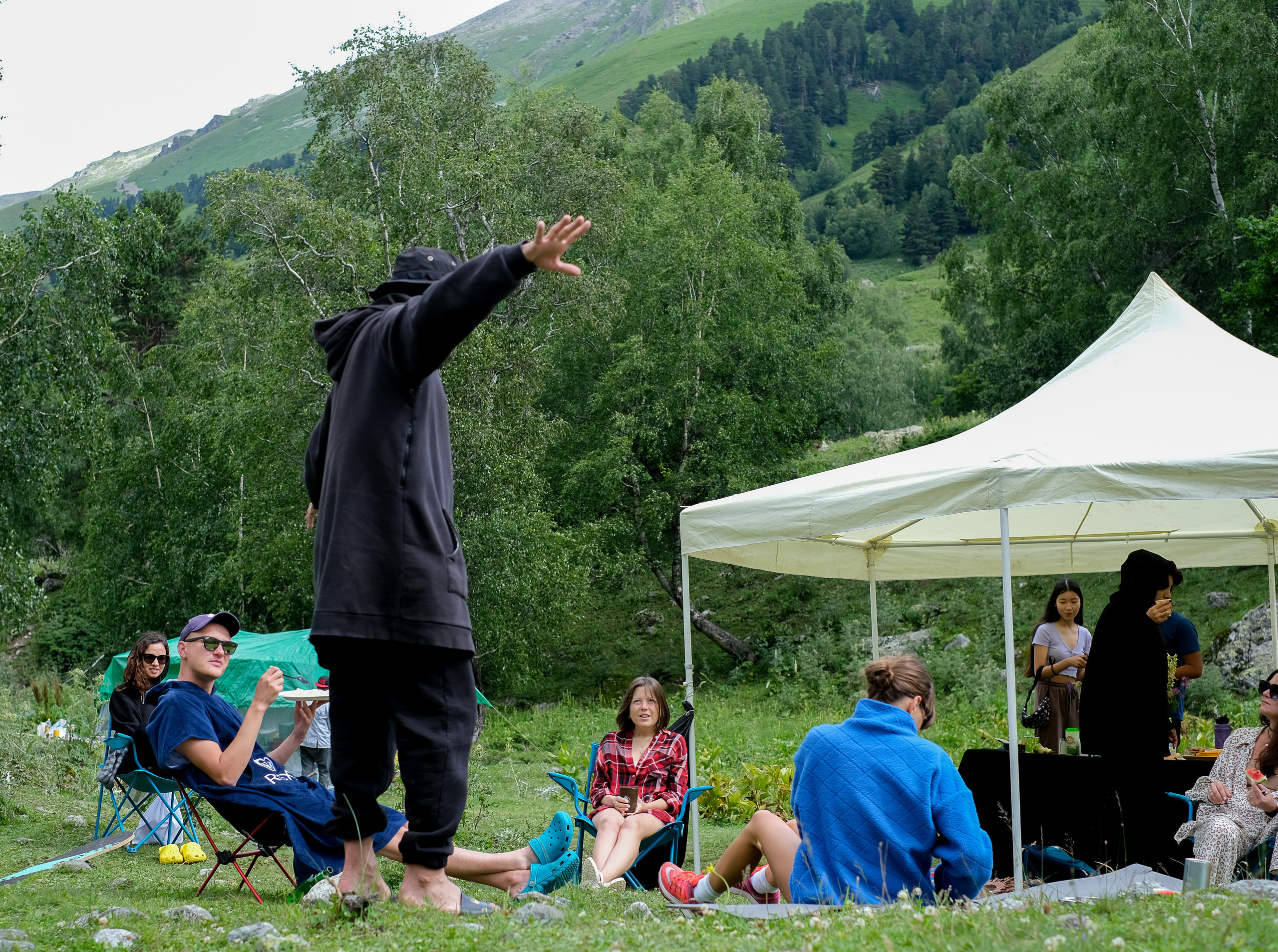 MOUNTAINS ASS FAMILY