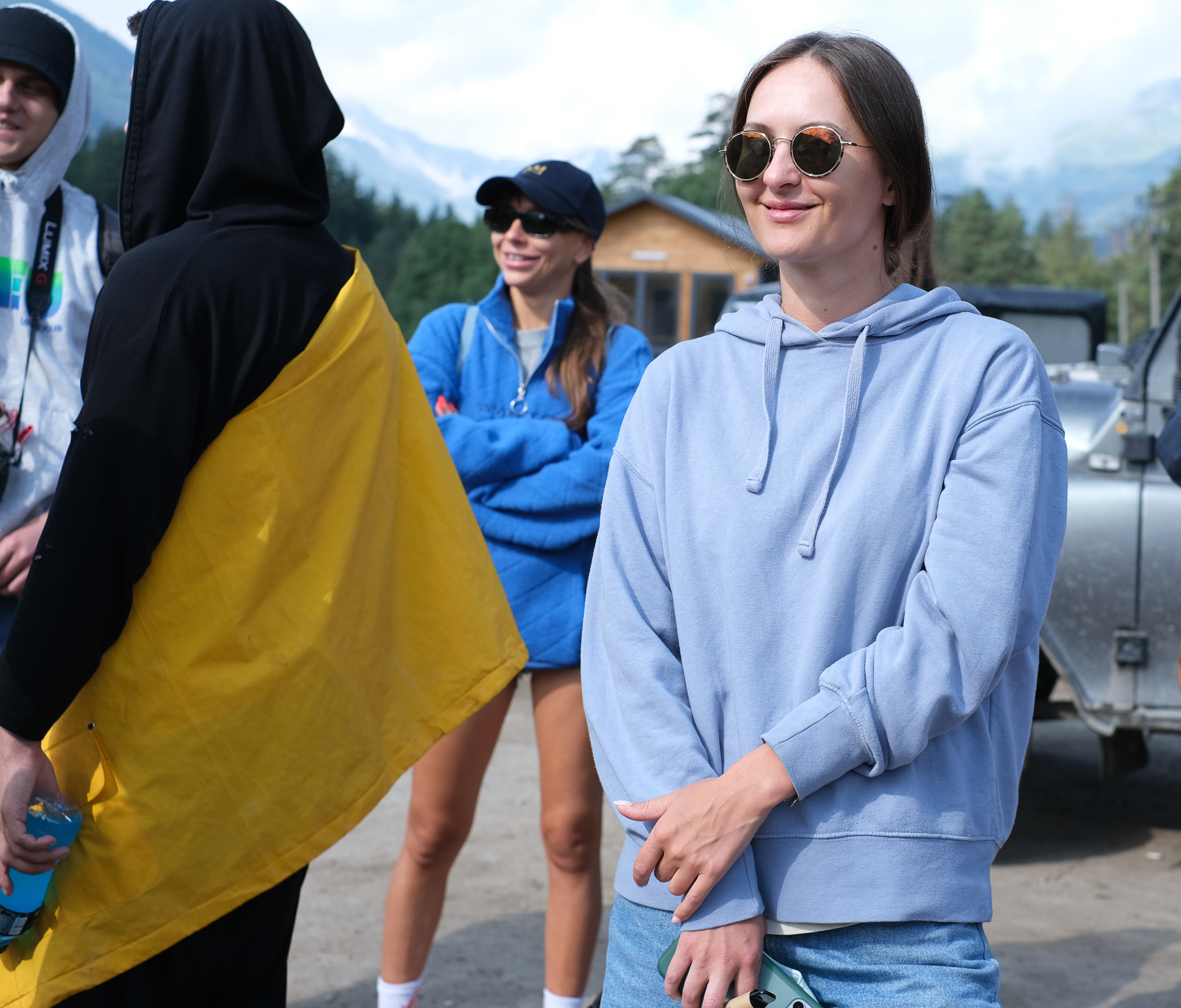 MOUNTAINS ASS FAMILY